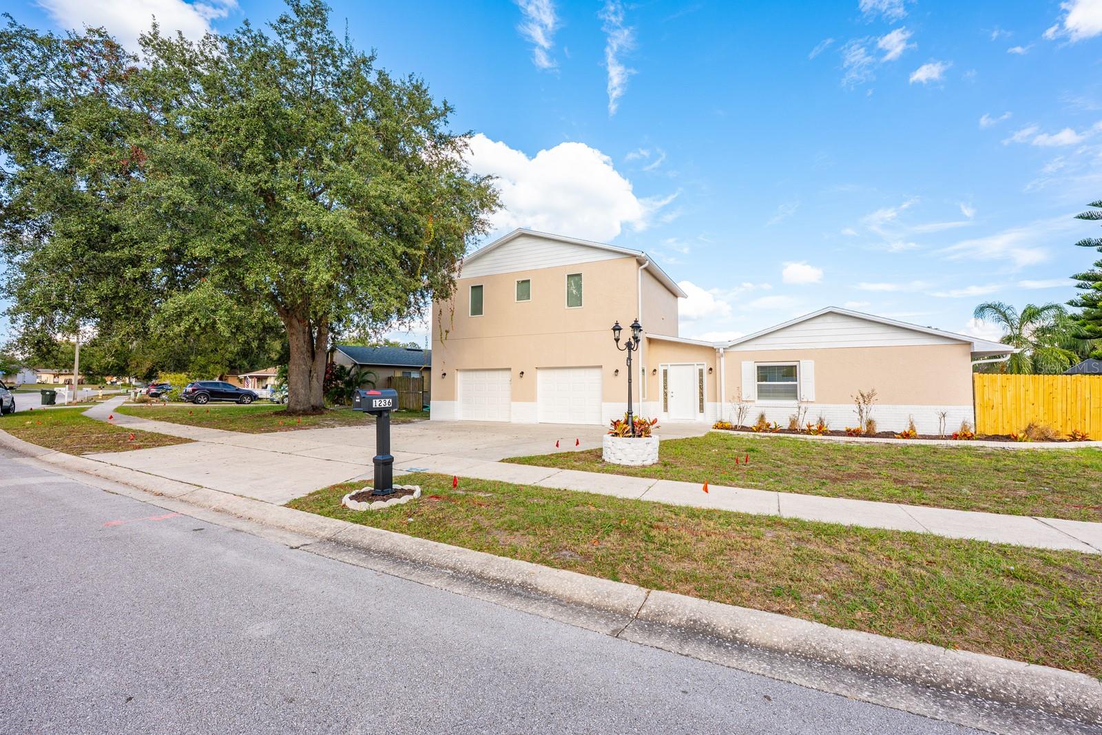 TWIN LAKES MANOR ADD 02 - Residential