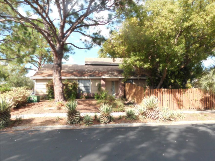 Auction Property. This home sits on a corner lot in the much sought after neightbood of Spring Lakes.  Home features 4 bedsrooms and 2.5 baths and is situated on a nice wooded backyard.
Act fast, this home will not last long!