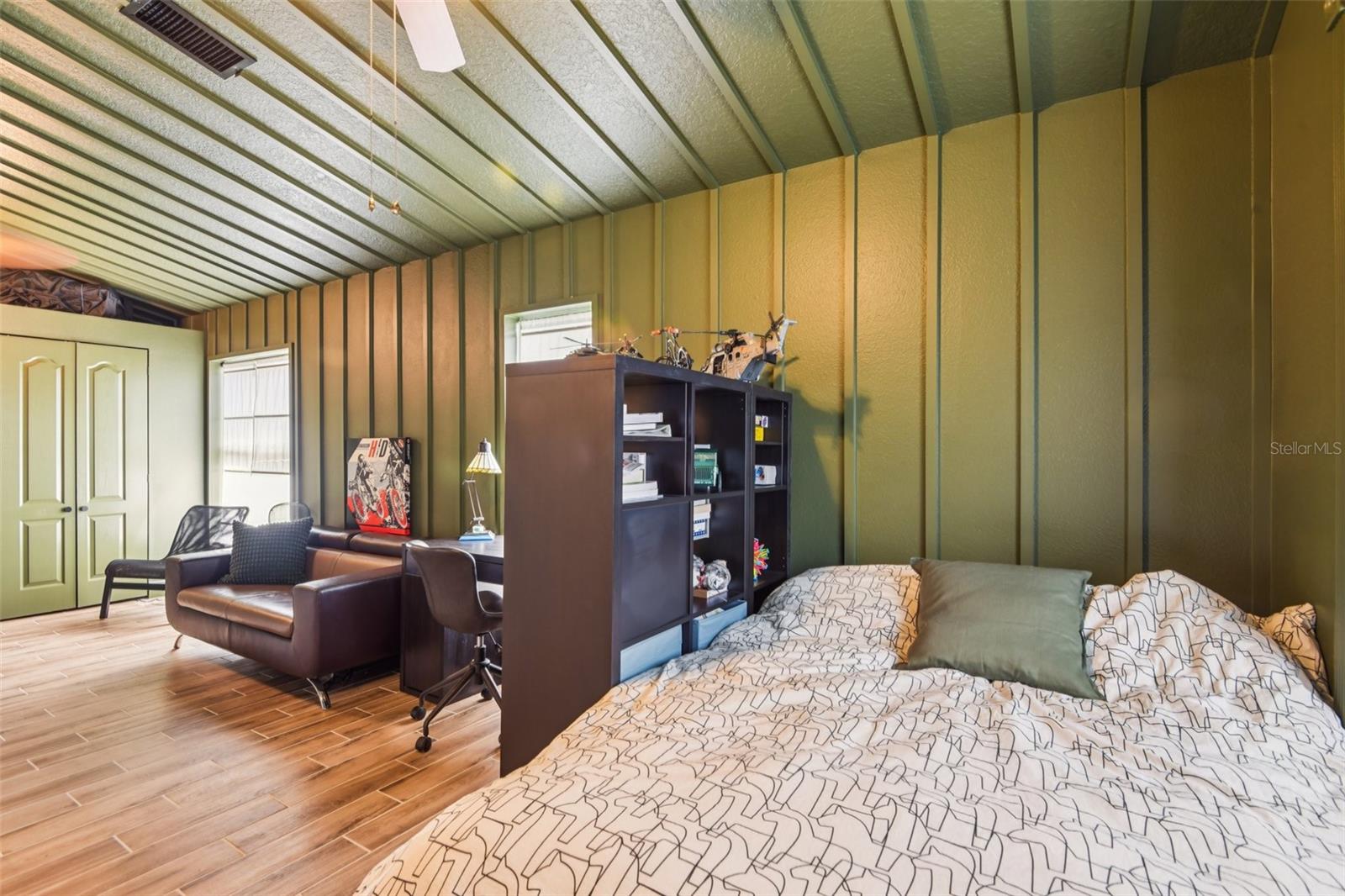 NORTH LAKE OF TARPON SPGS - PH 1 - Residential Lease