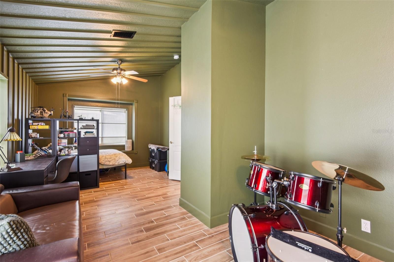 NORTH LAKE OF TARPON SPGS - PH 1 - Residential Lease