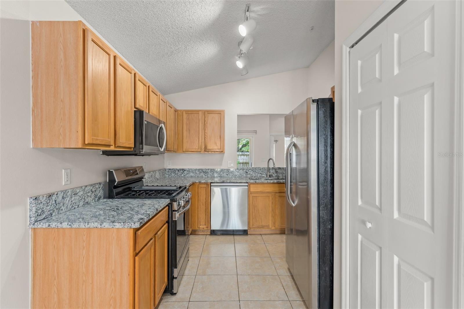 STONEGATE - Residential