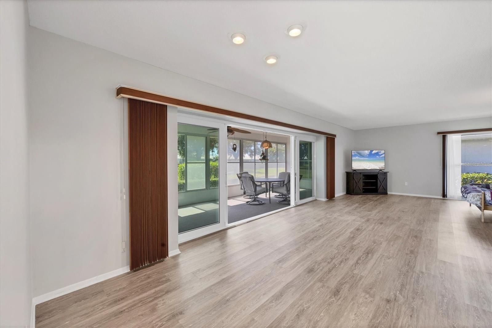 VILLAGE GREEN OF BRADENTON SEC 7 - Residential