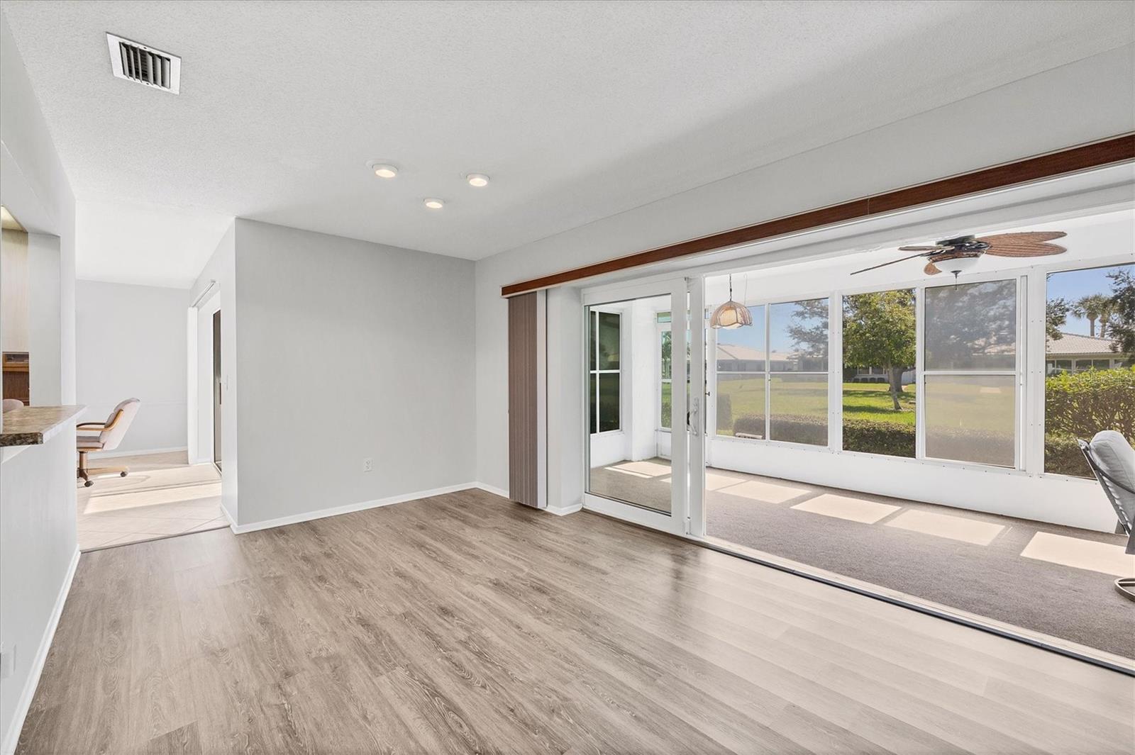 VILLAGE GREEN OF BRADENTON SEC 7 - Residential