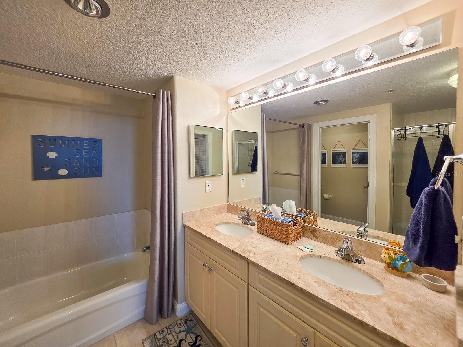 SURF CLUB CONDO 03 - Residential