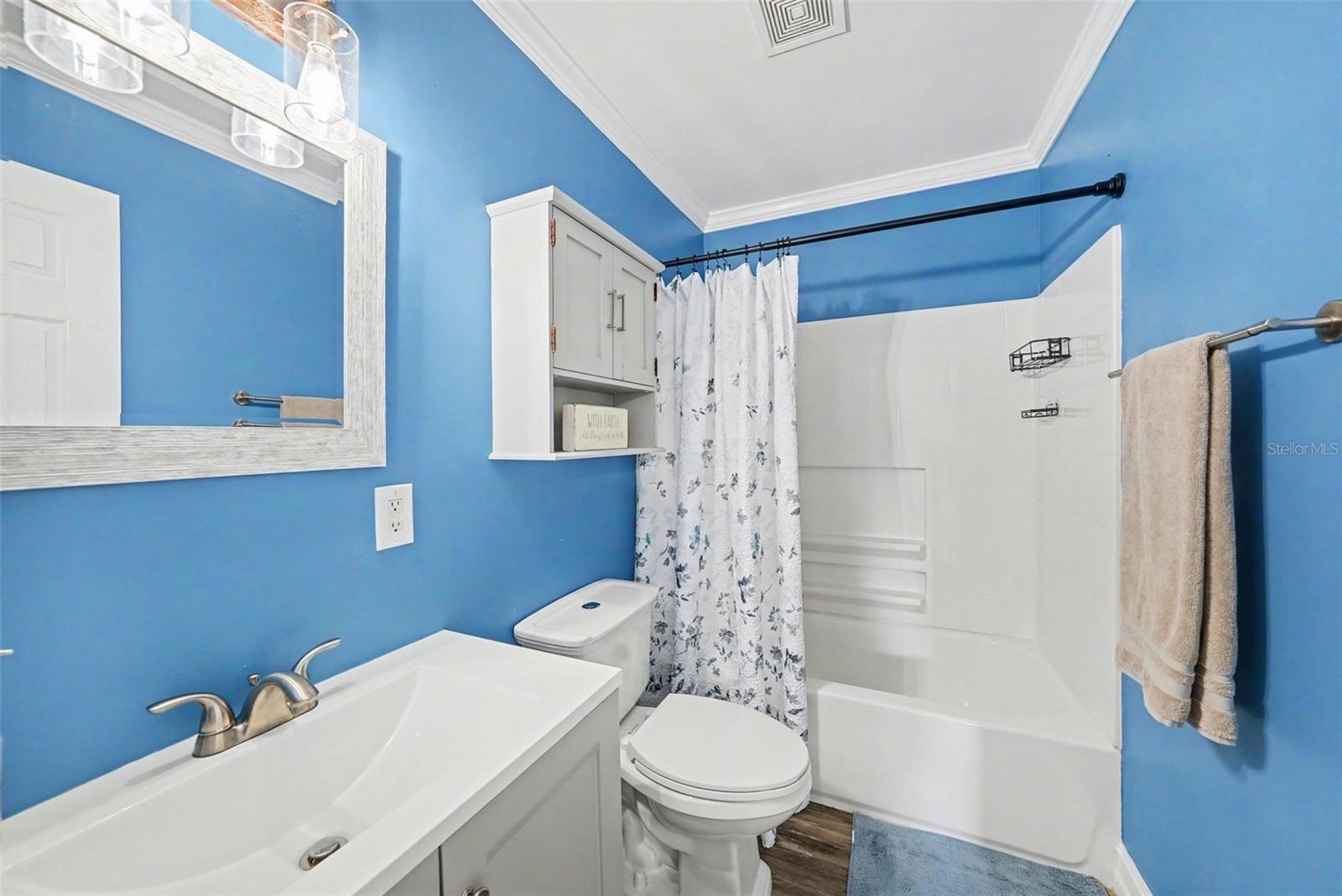 PINECREST VILLA - Residential