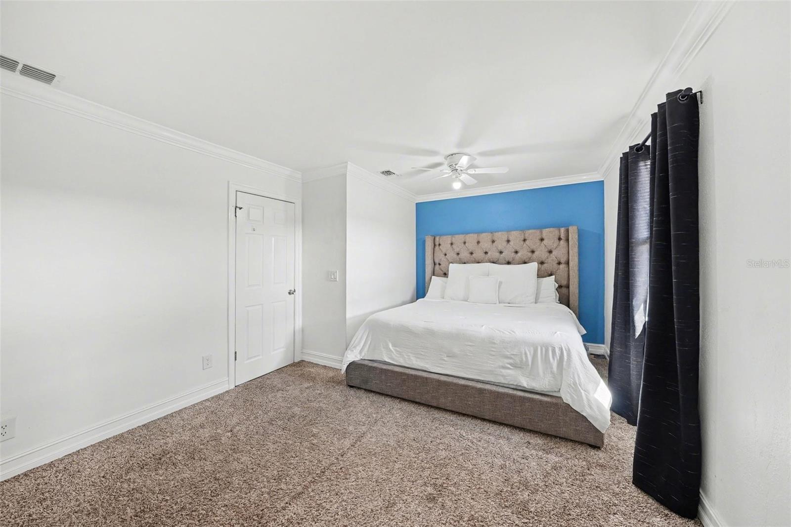 PINECREST VILLA - Residential