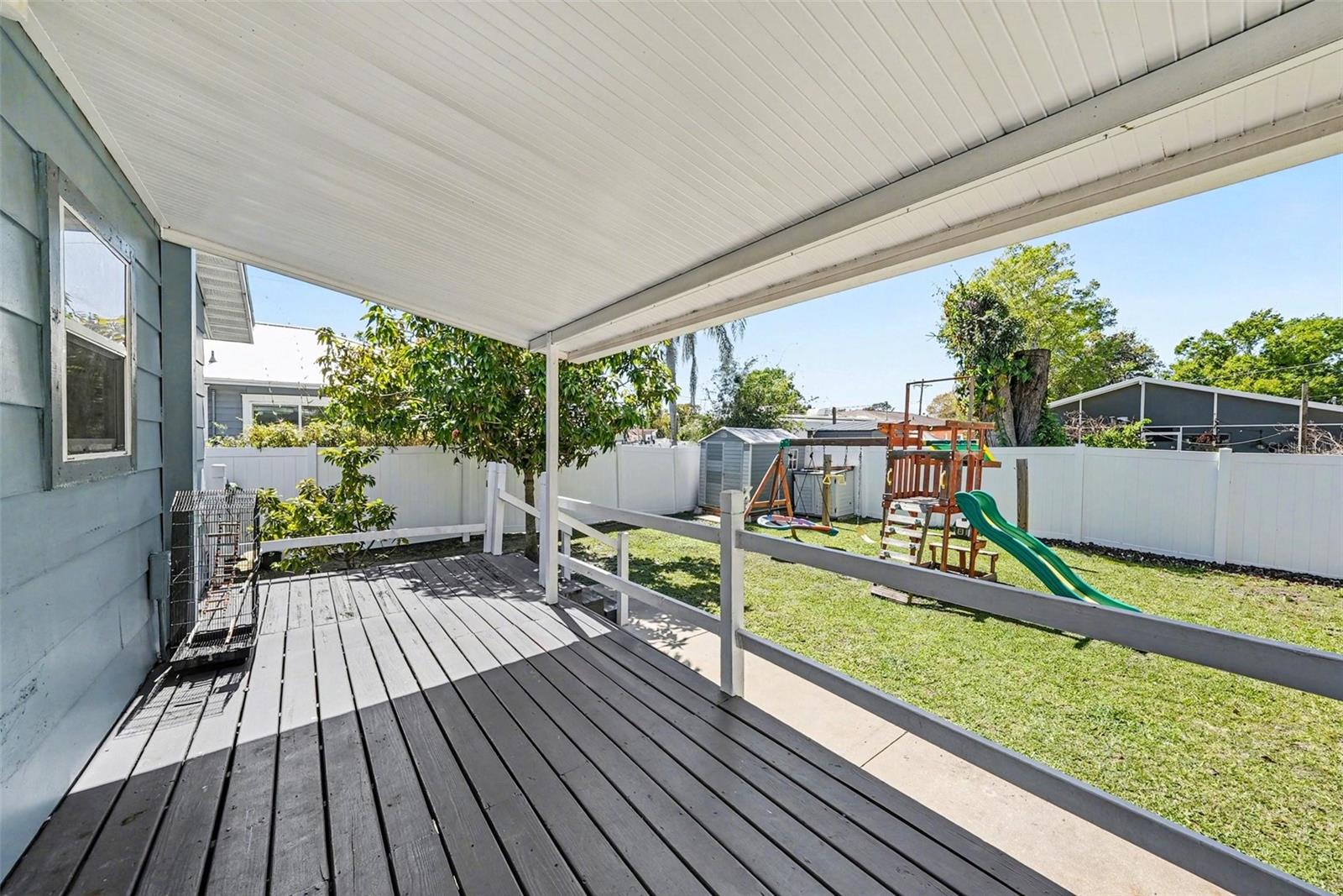 PINECREST VILLA - Residential