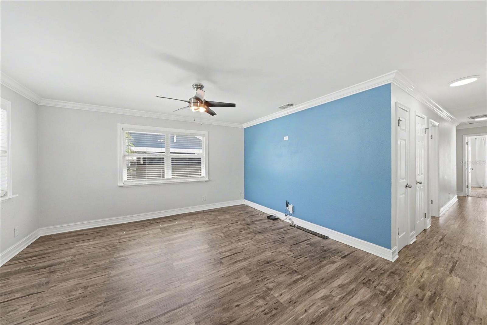 PINECREST VILLA - Residential