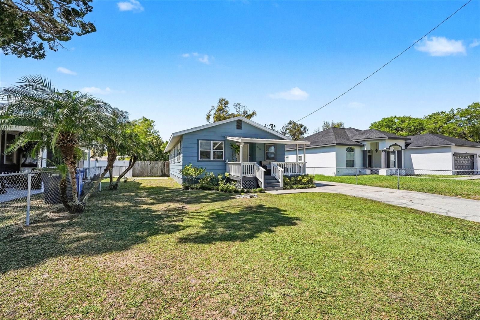 PINECREST VILLA - Residential