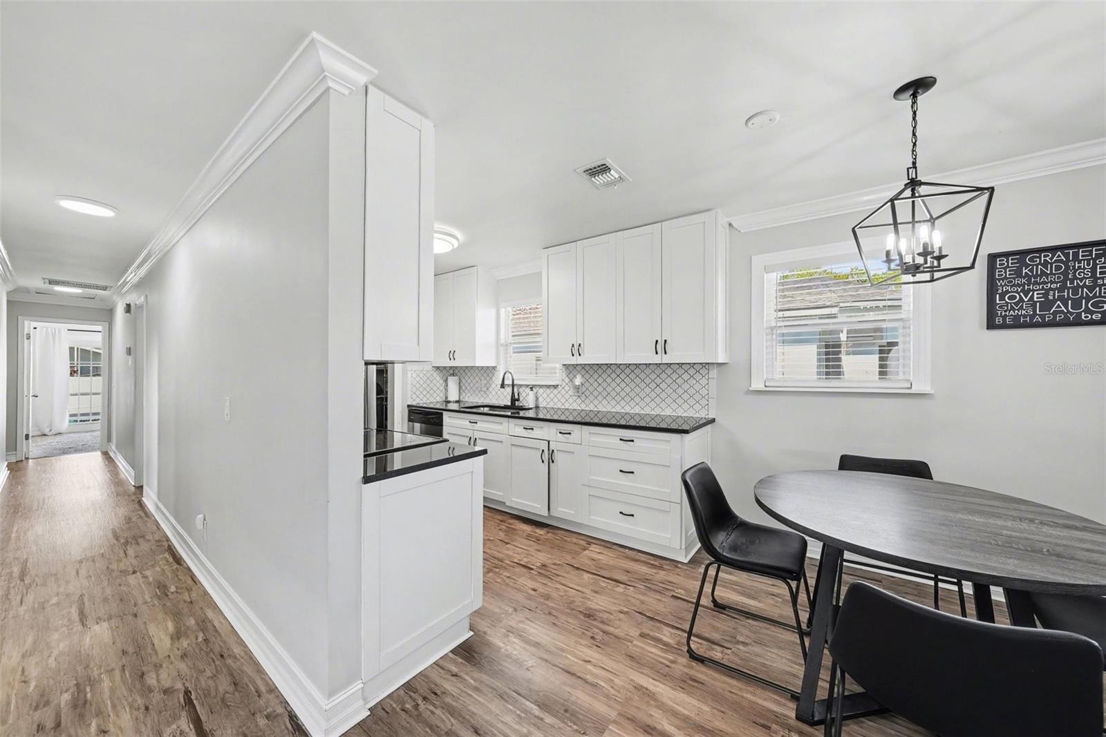 PINECREST VILLA - Residential