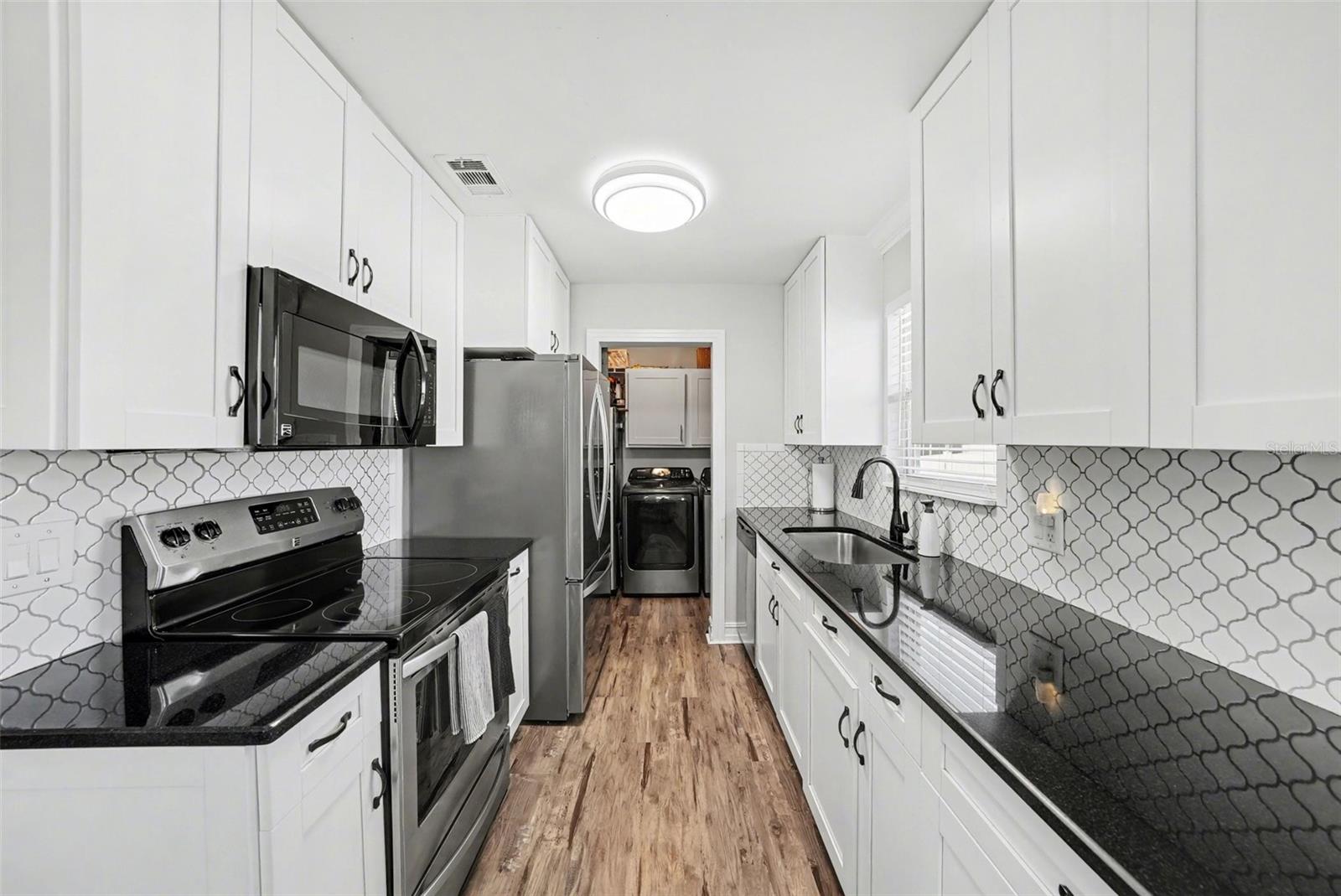 PINECREST VILLA - Residential