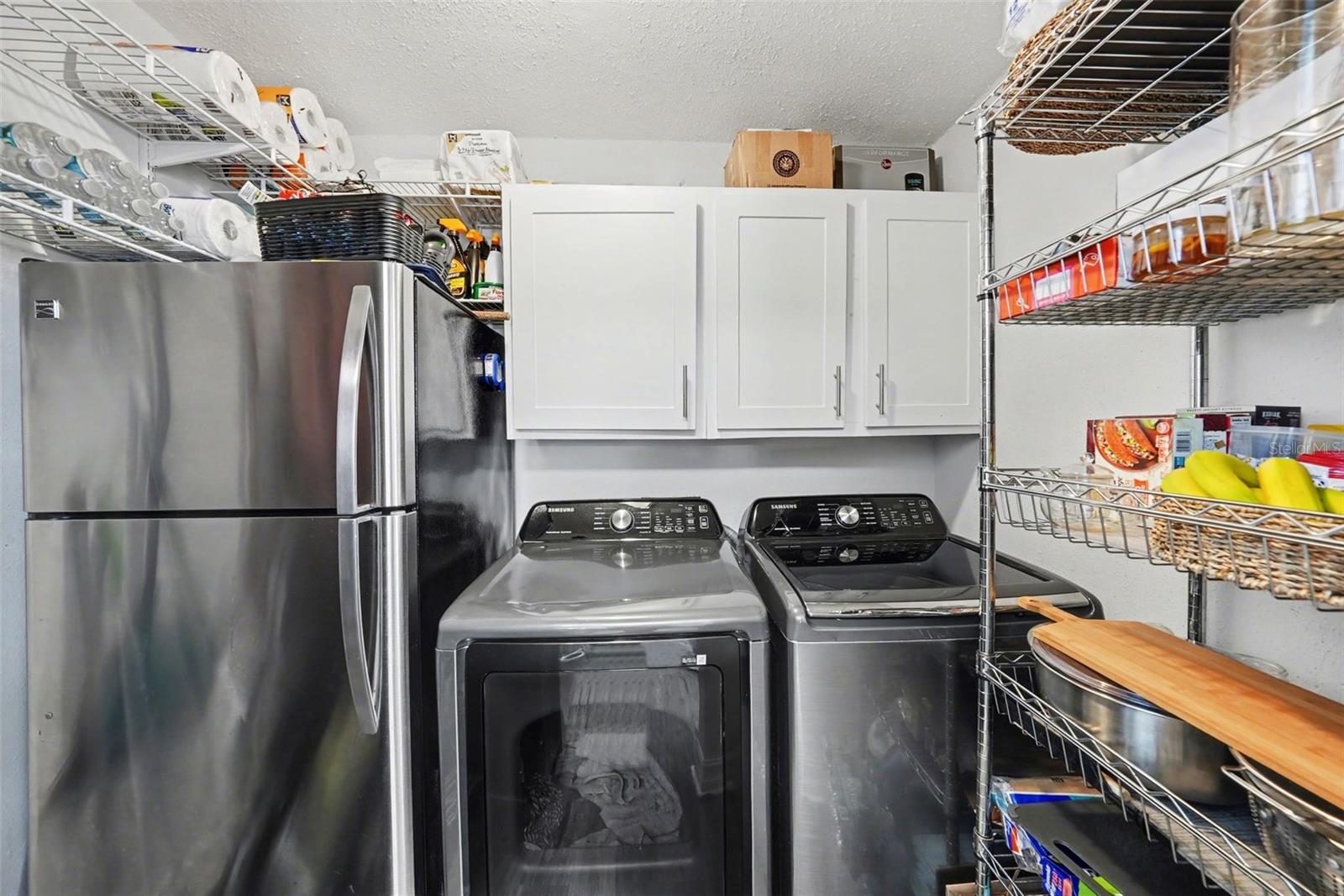 PINECREST VILLA - Residential