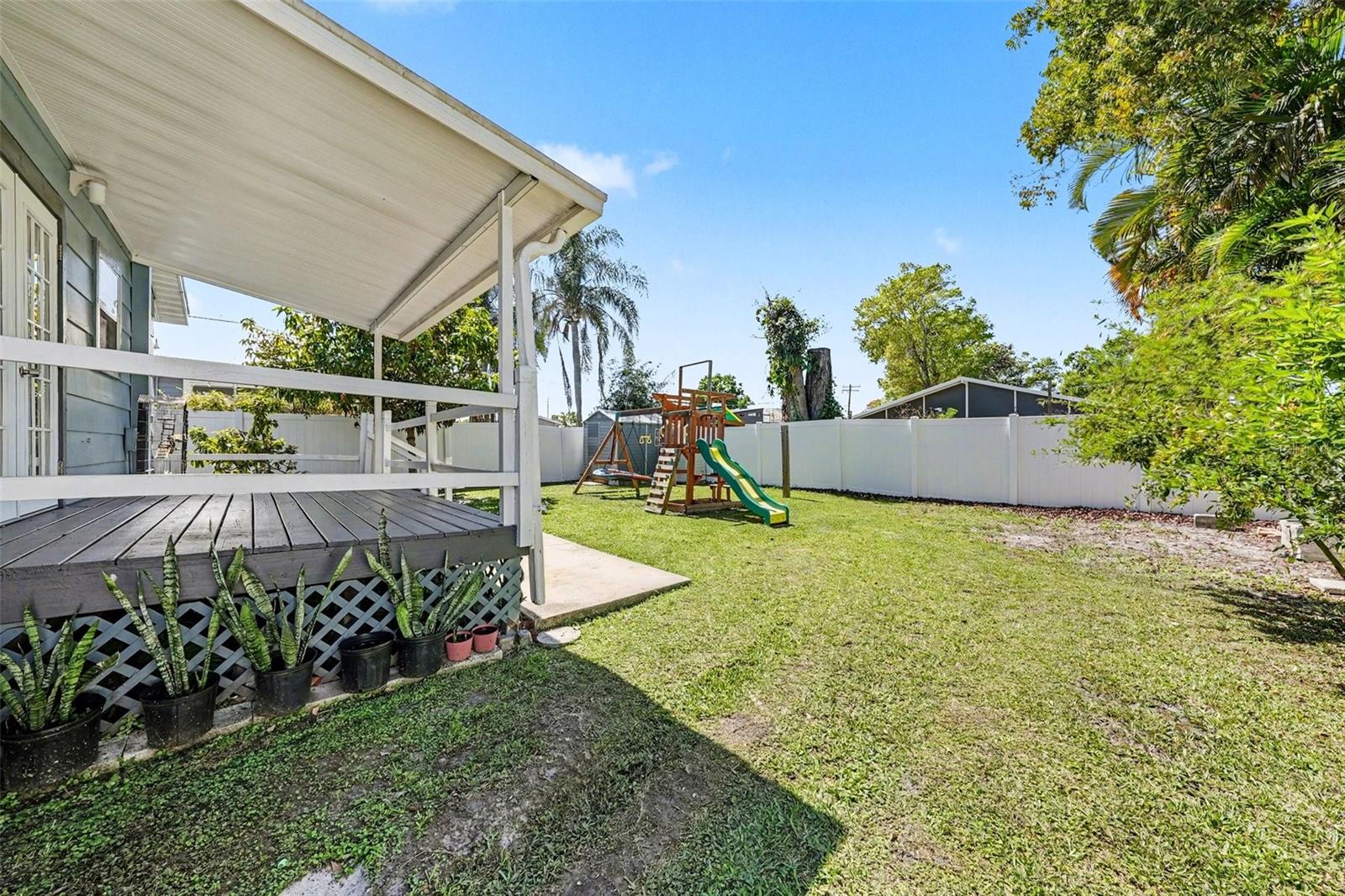 PINECREST VILLA - Residential