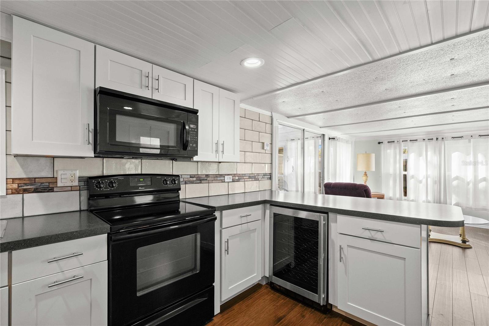 585 SKY HARBOR DRIVE 209