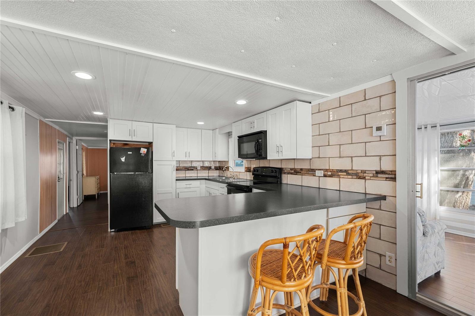 SKY HARBOR ESTATES CORP INC CONDO - Residential