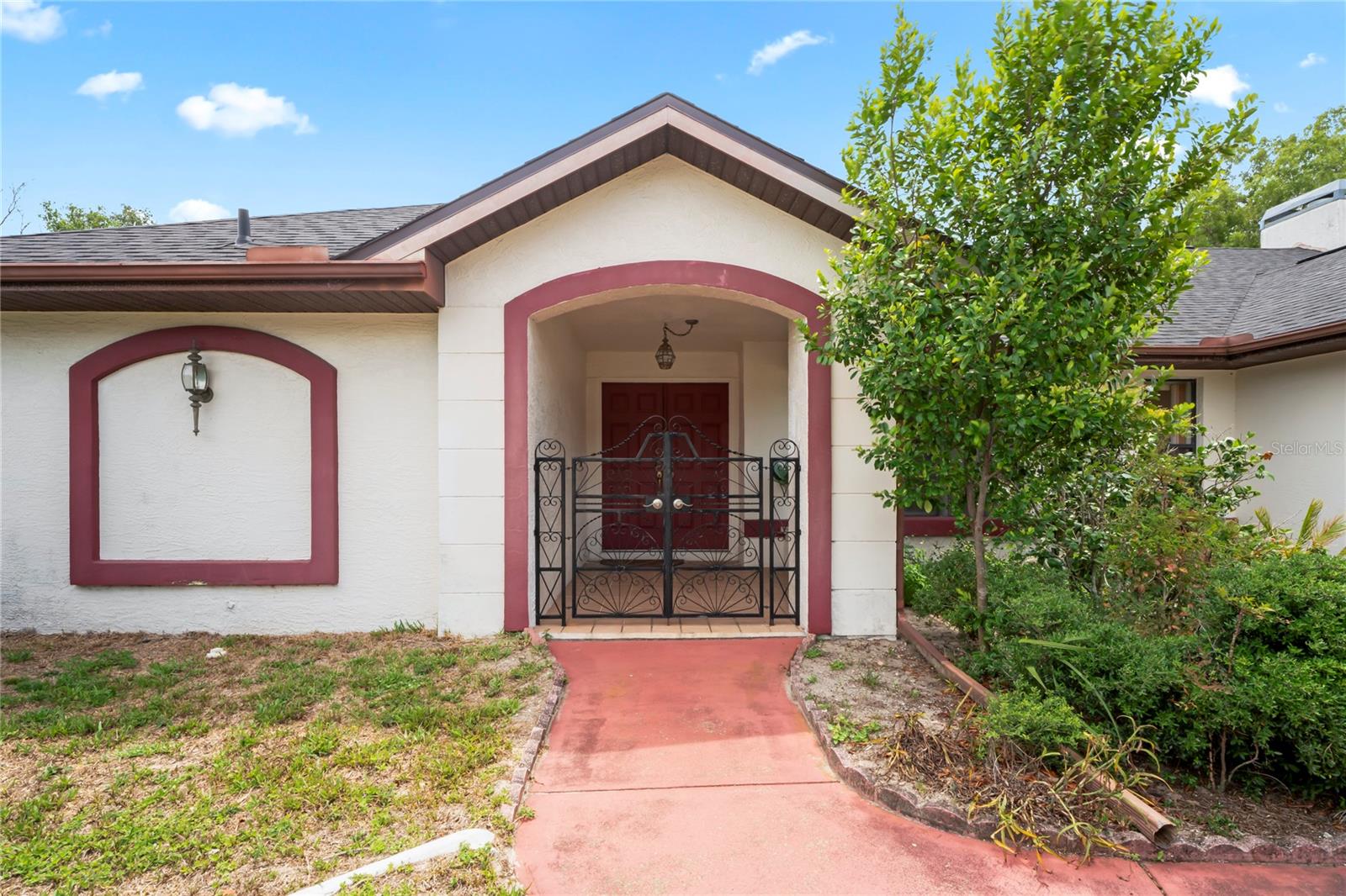 128 OAK LAKE DRIVE