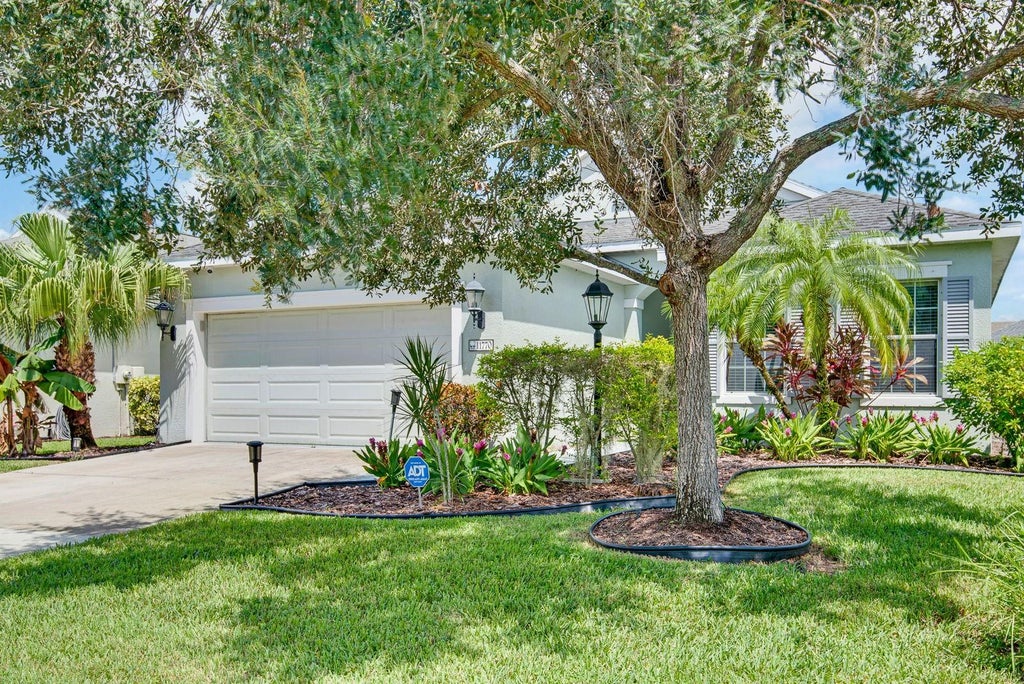 Photo of 11770 Fennemore Way, Parrish, FL 34219 (MLS # A4704510)