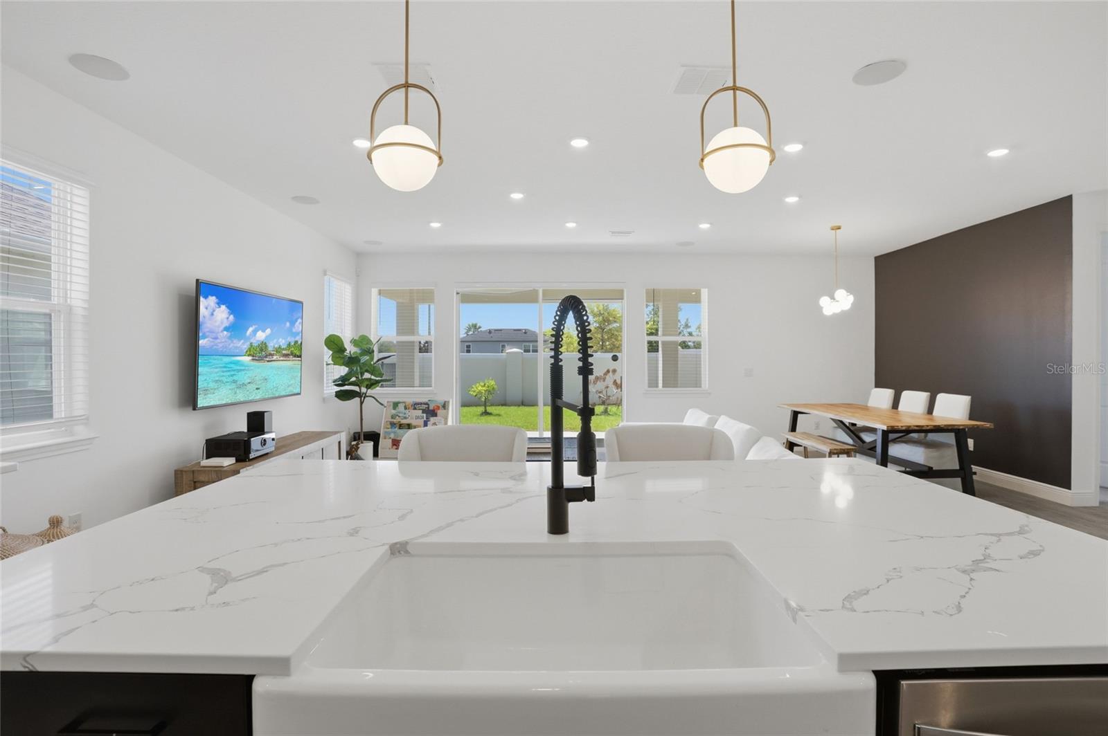 POITRAS EAST N-7 - Residential