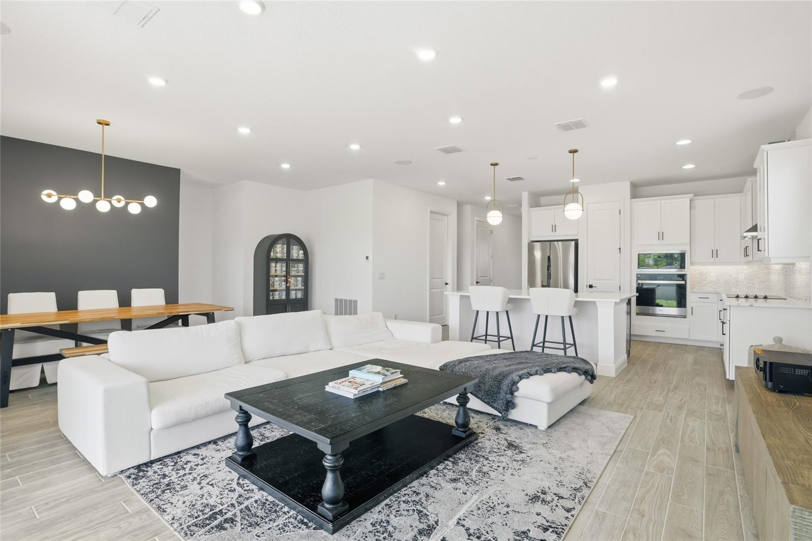 POITRAS EAST N-7 - Residential