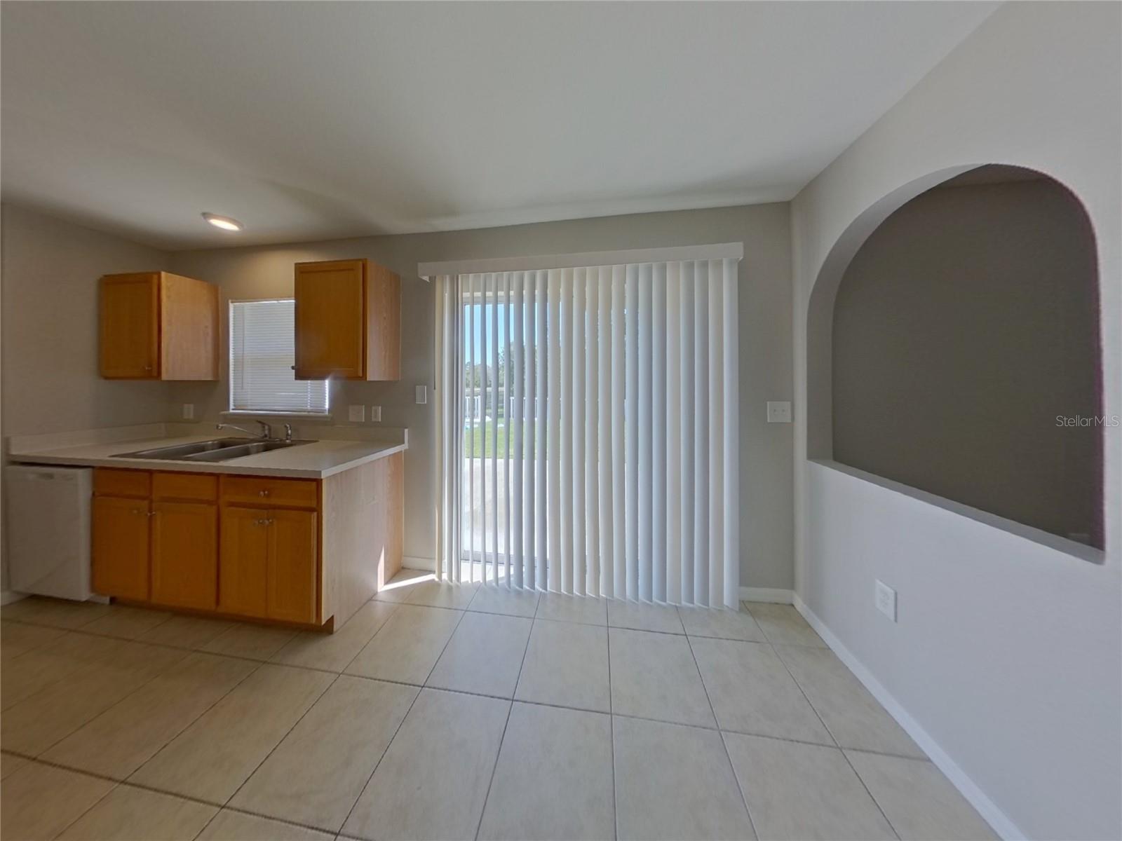 ABERDEEN PH 02 - Residential Lease