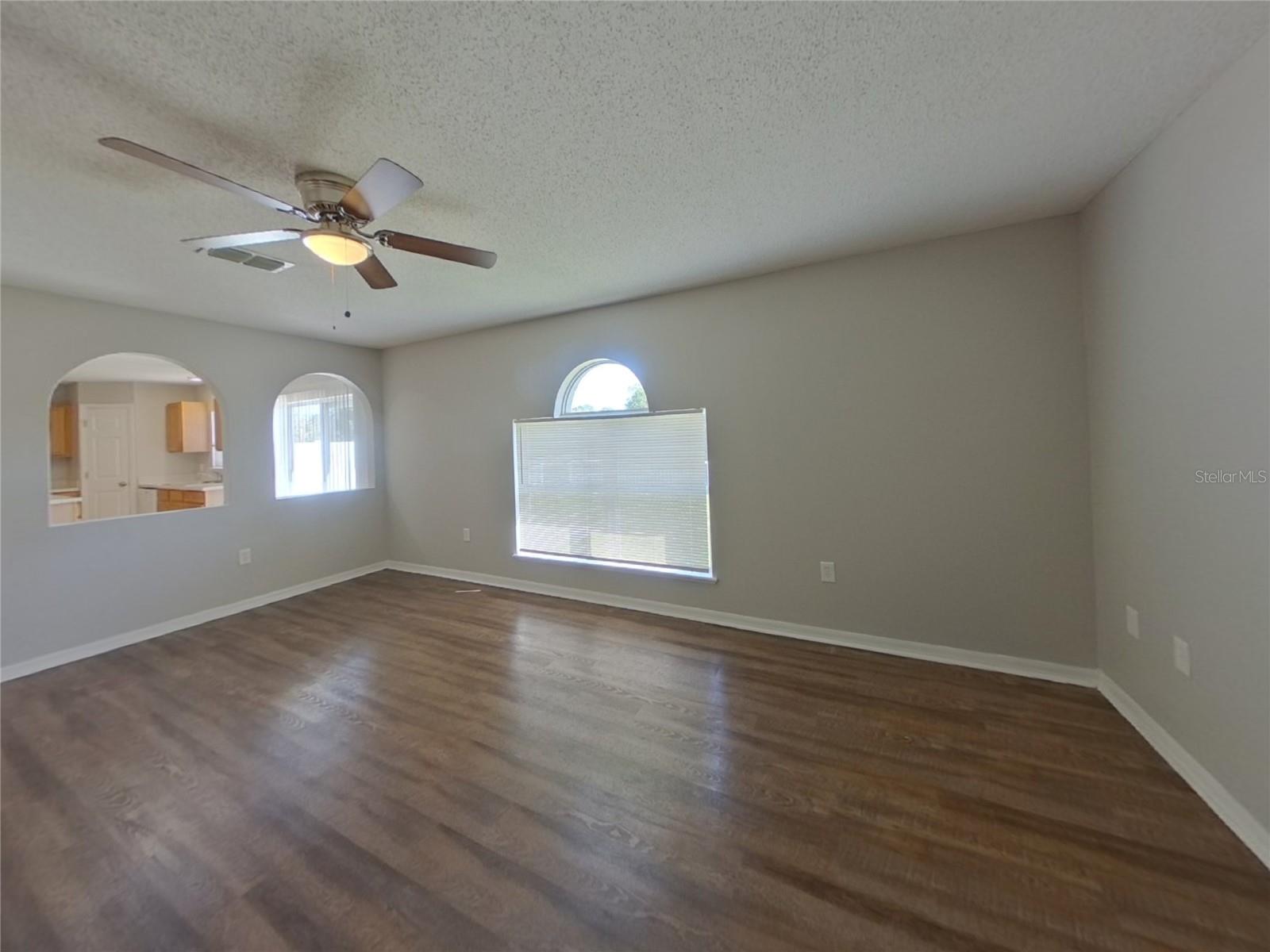 ABERDEEN PH 02 - Residential Lease