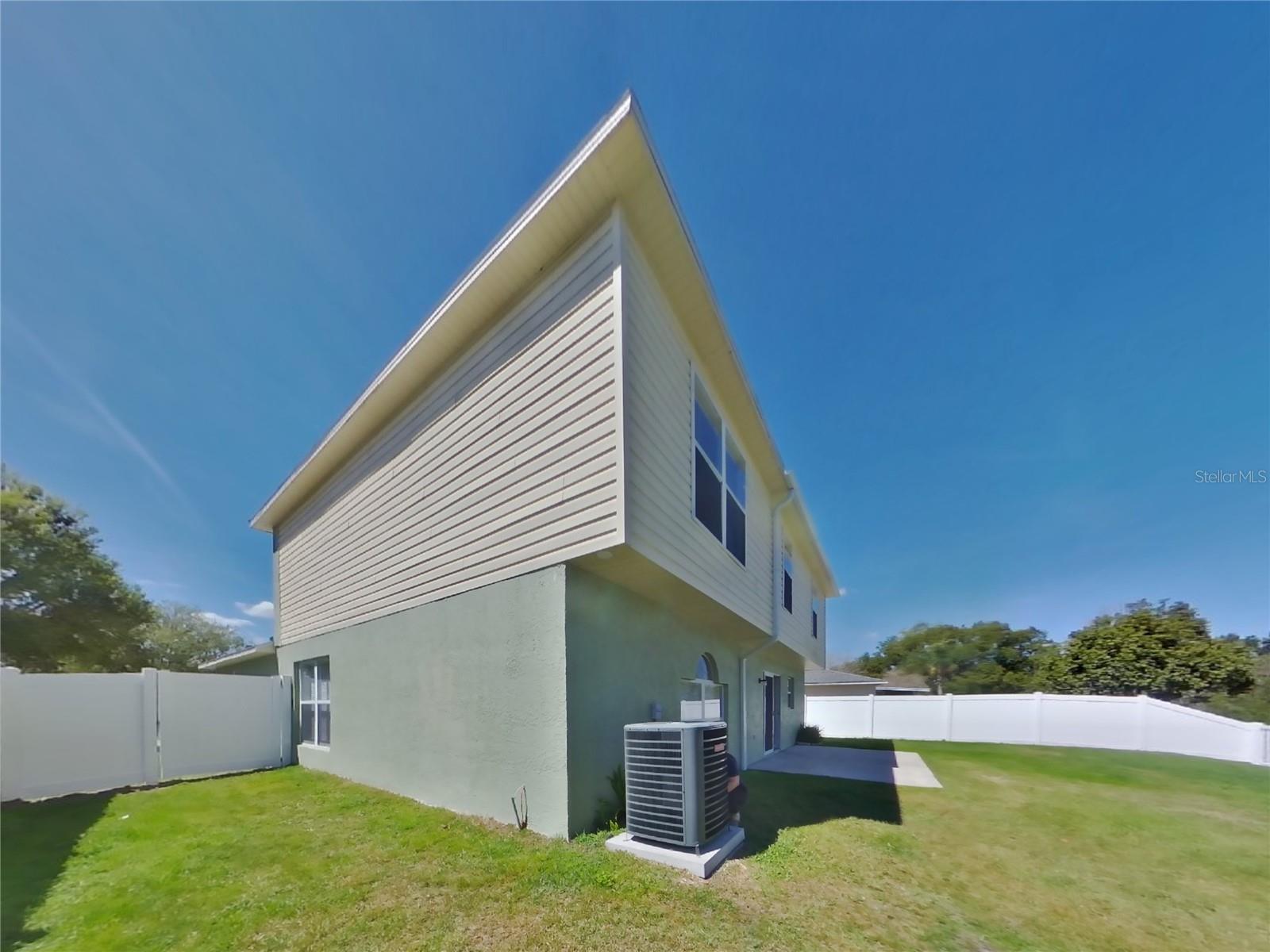 ABERDEEN PH 02 - Residential Lease