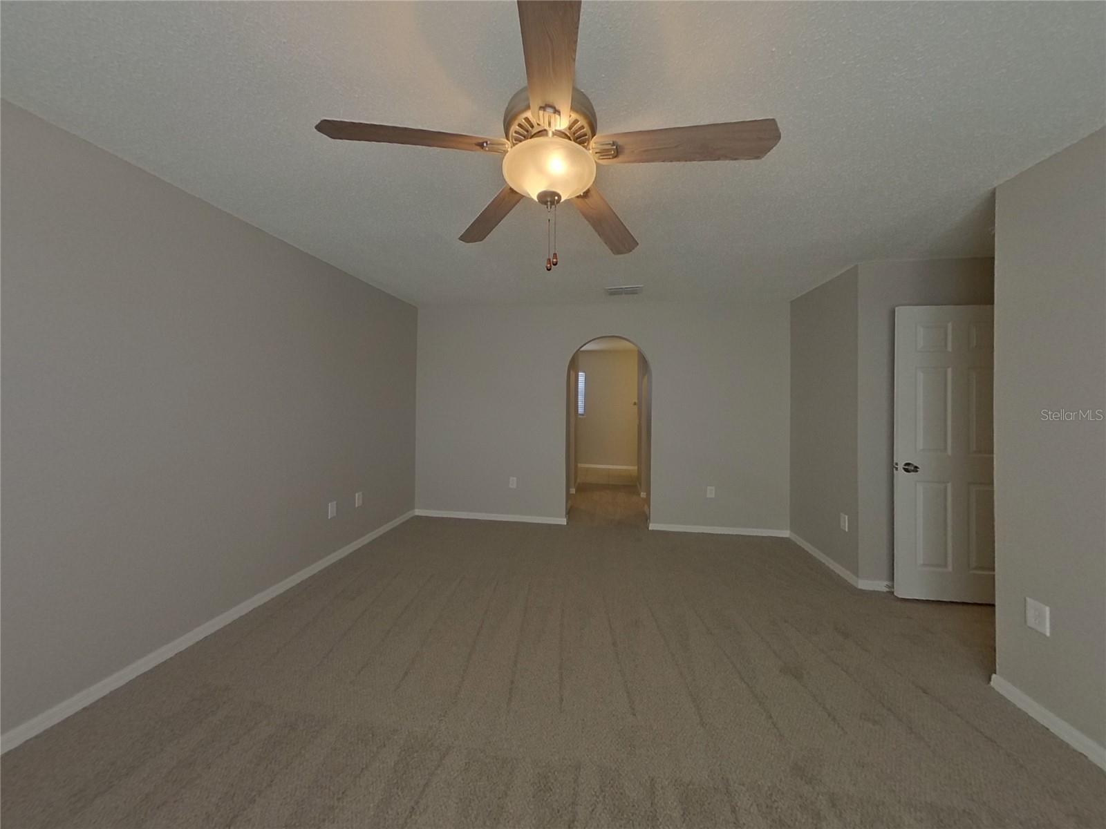 ABERDEEN PH 02 - Residential Lease