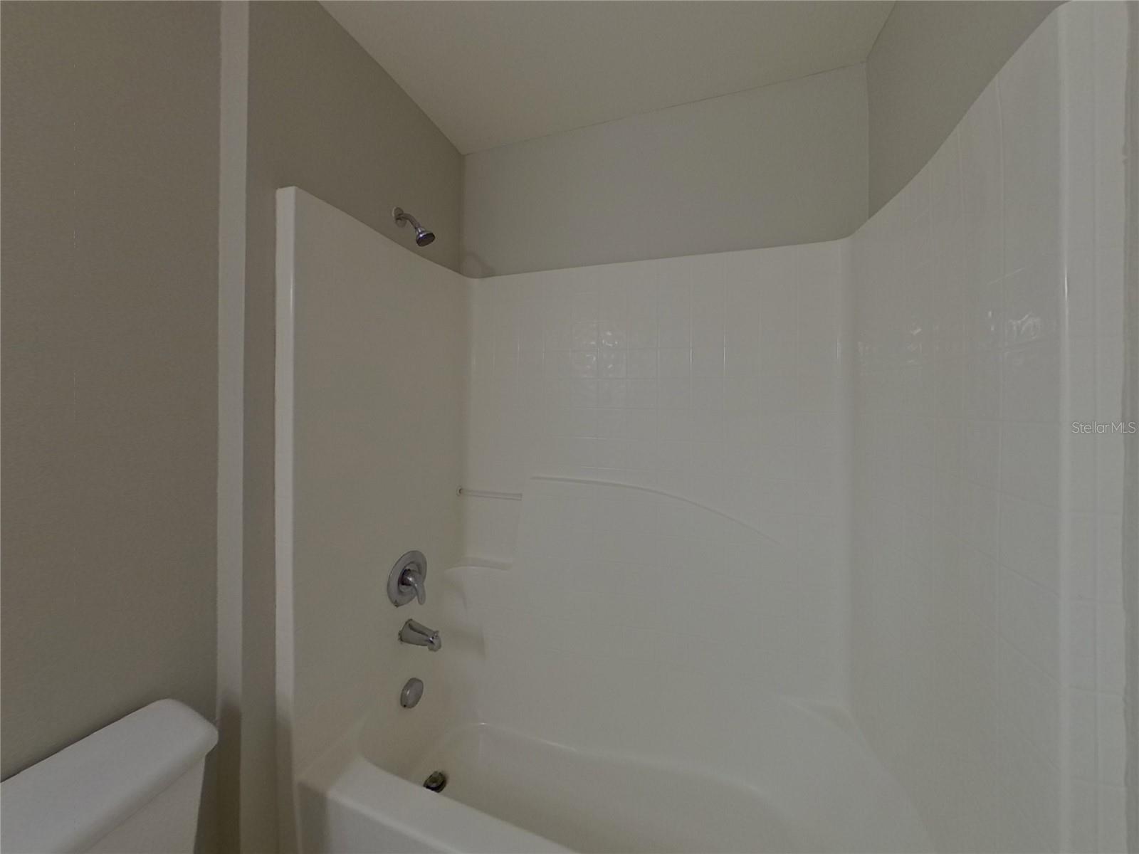 ABERDEEN PH 02 - Residential Lease