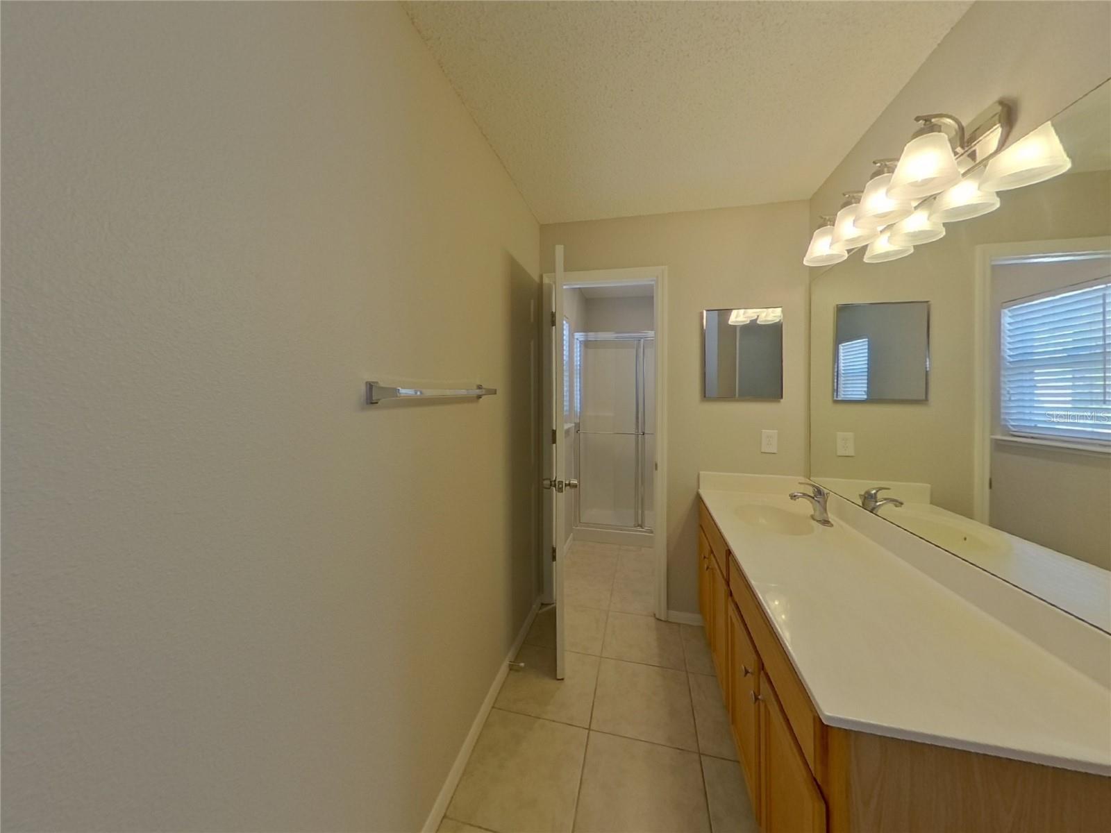 ABERDEEN PH 02 - Residential Lease