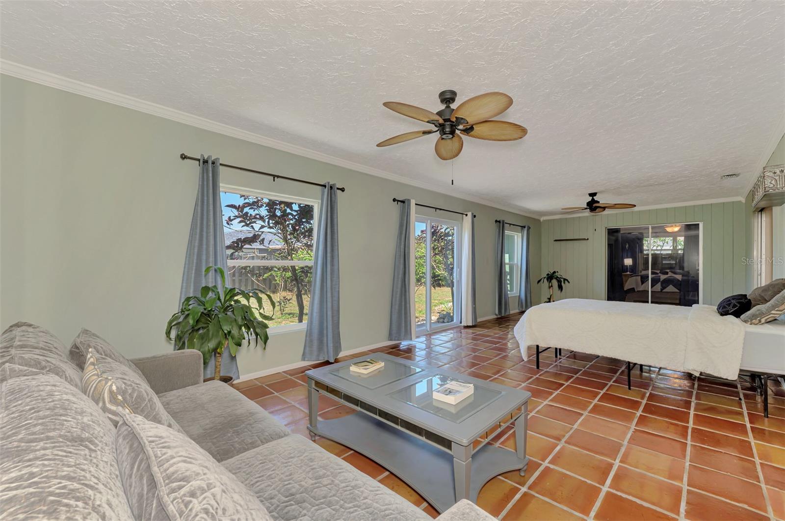 SOUTH GATE - Residential