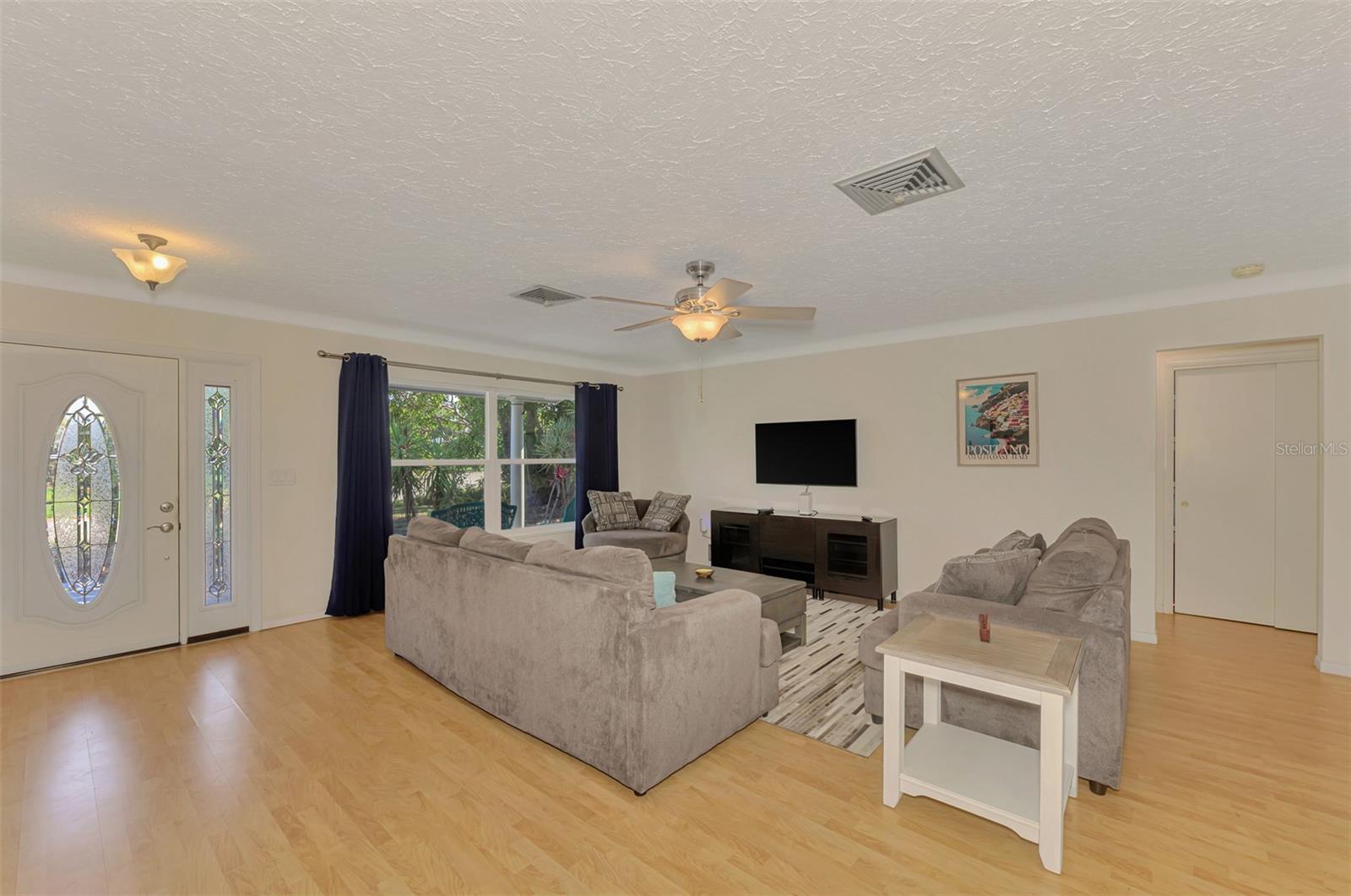 SOUTH GATE - Residential