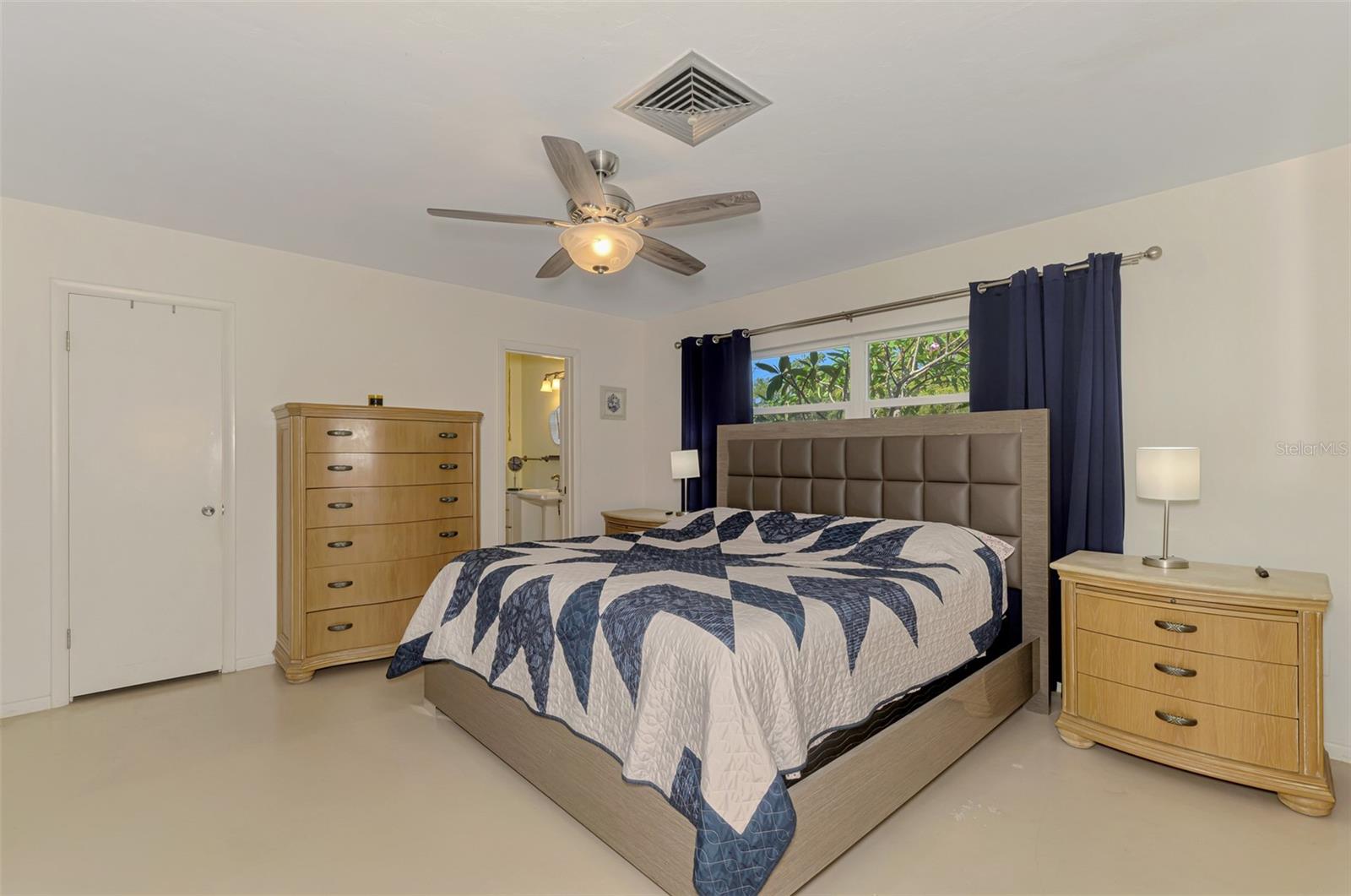 SOUTH GATE - Residential