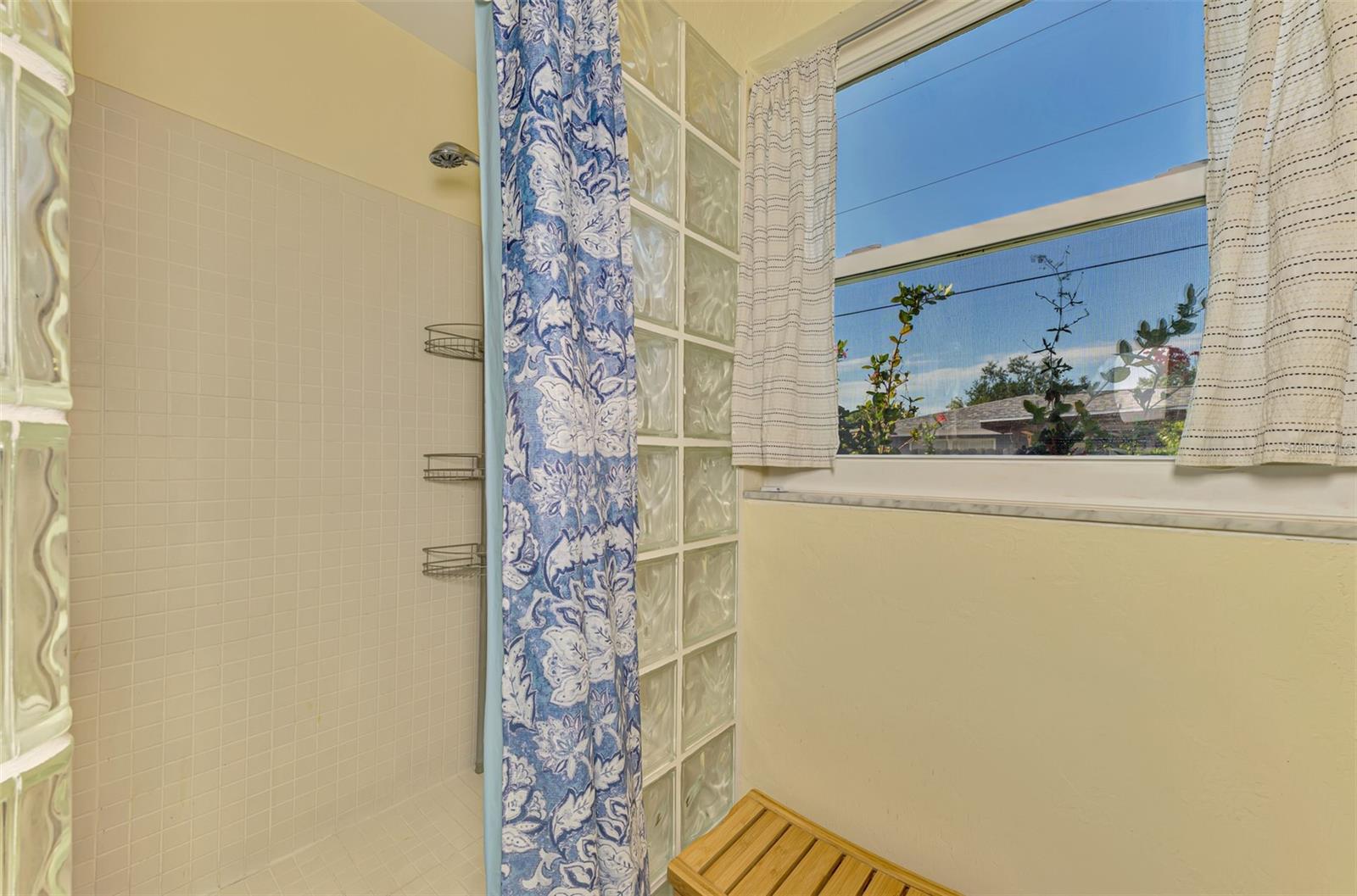 SOUTH GATE - Residential