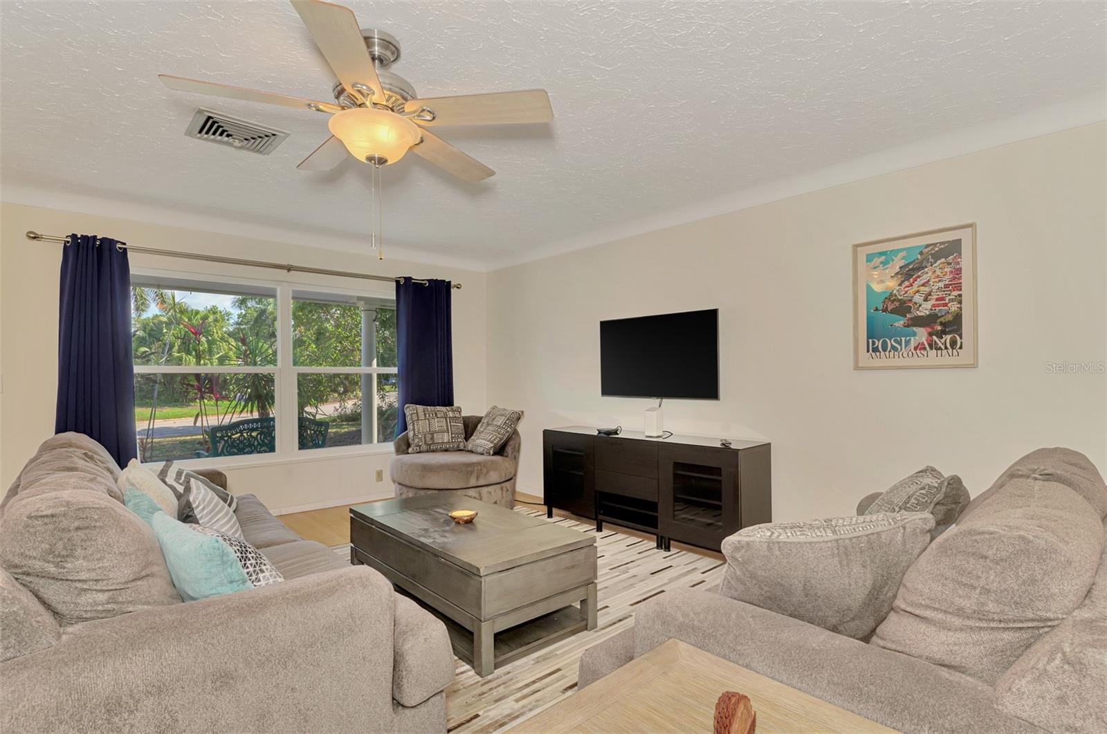 SOUTH GATE - Residential