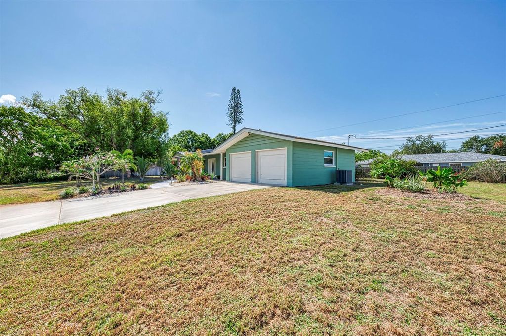 Photo of 3078 Spencer Lane, Sarasota, FL 34239 (MLS # N6144331)