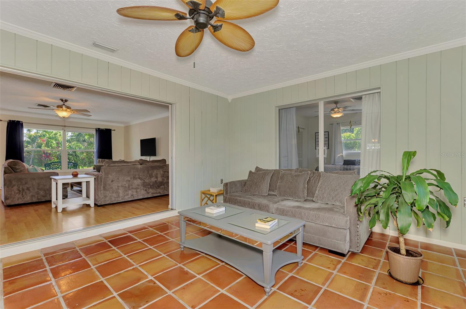 SOUTH GATE - Residential