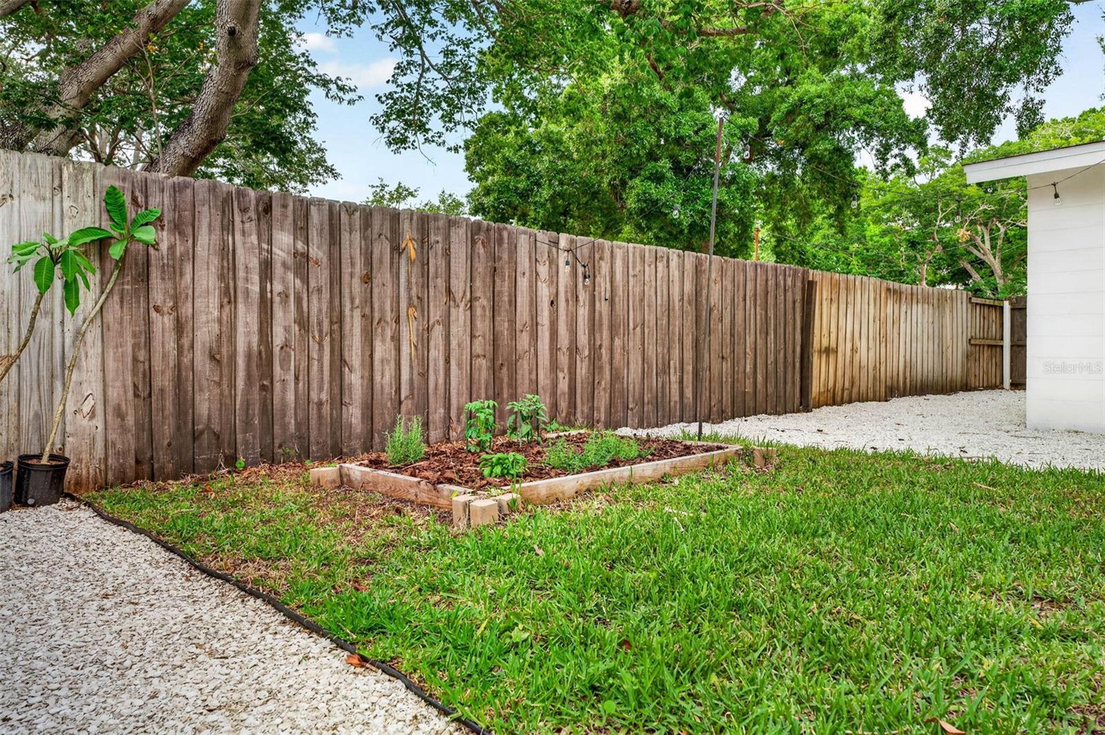 GANDY GARDENS 4 - Residential