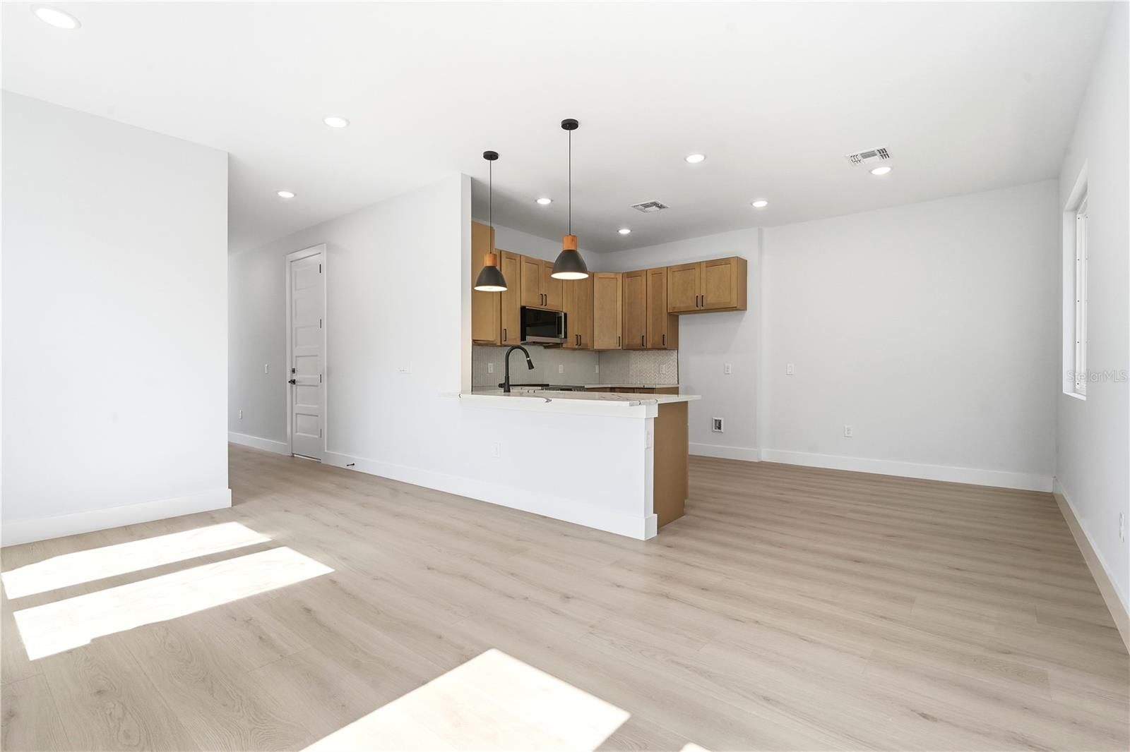 1232 VIRGINIA DRIVE