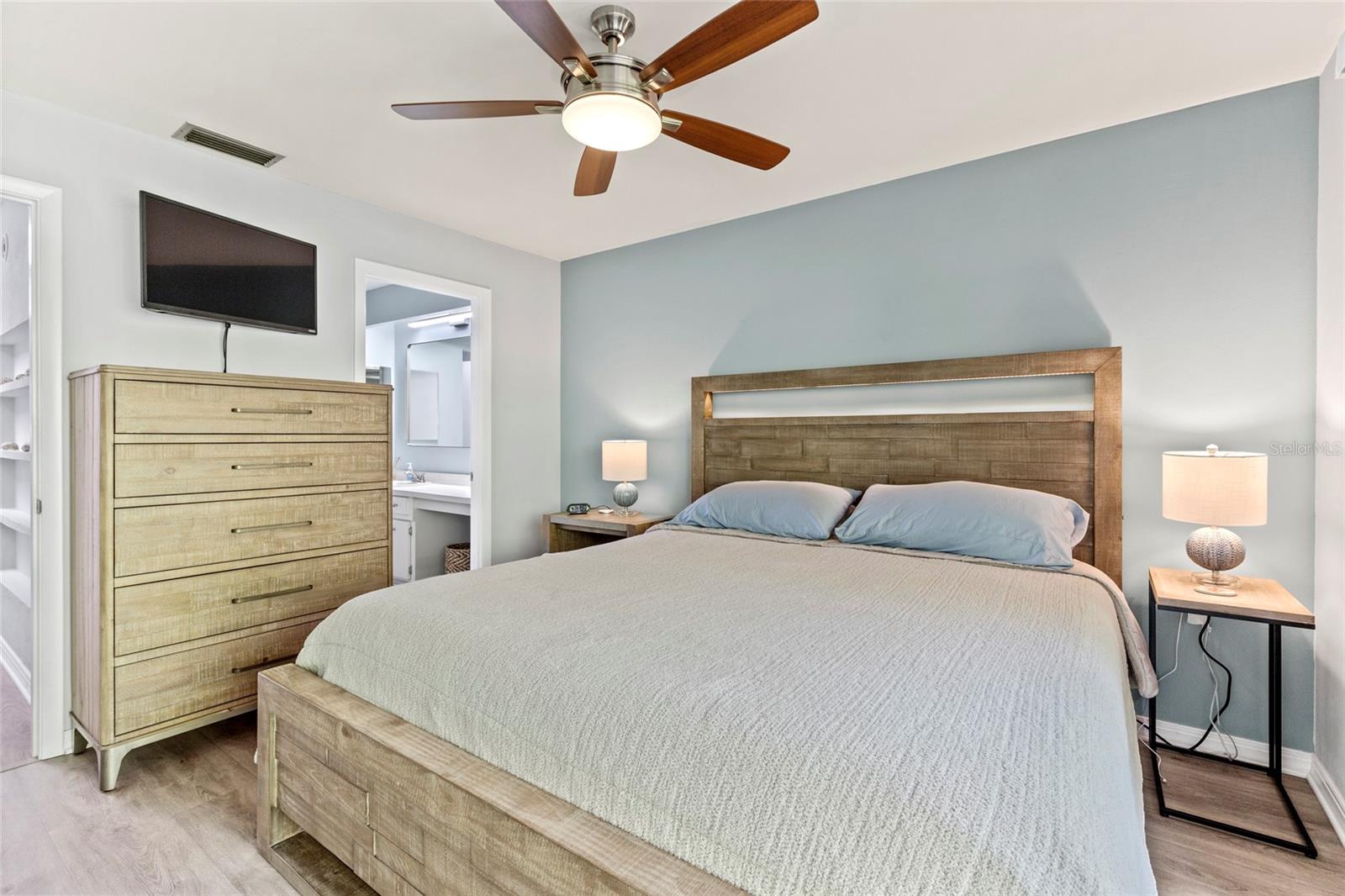 HORIZON TWNHS - Residential