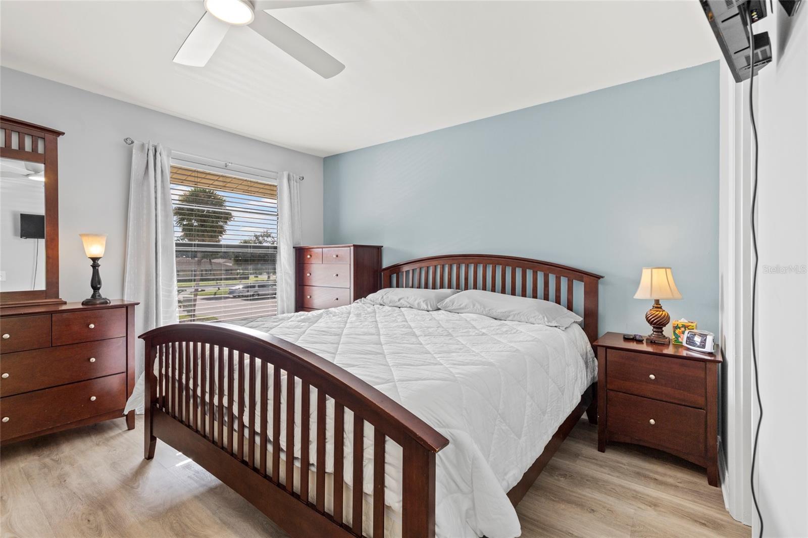 HORIZON TWNHS - Residential