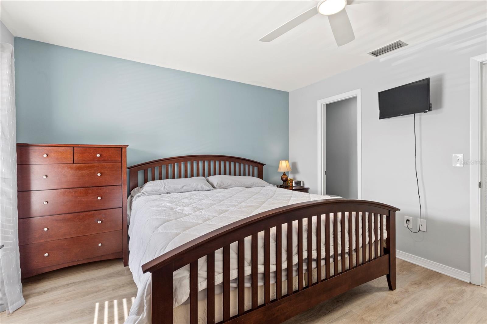 HORIZON TWNHS - Residential