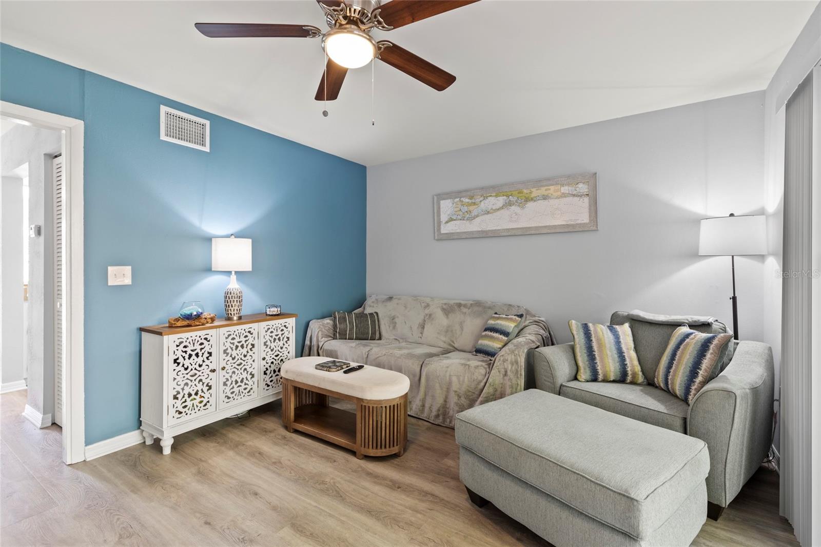 HORIZON TWNHS - Residential