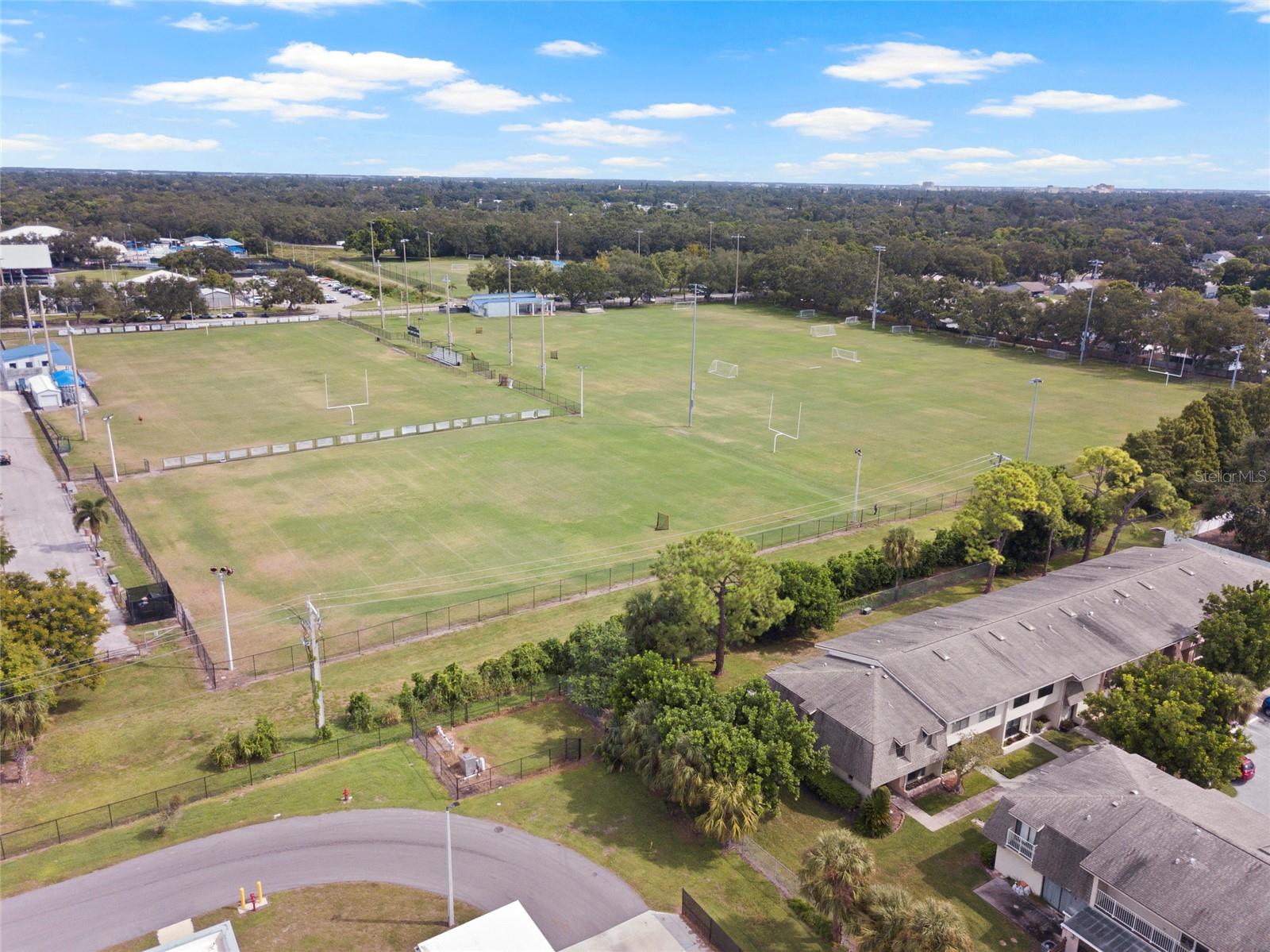 HORIZON TWNHS - Residential