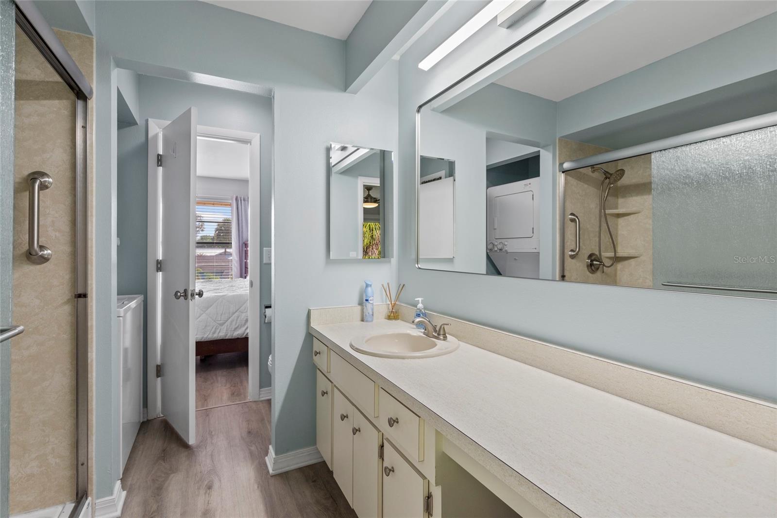 HORIZON TWNHS - Residential