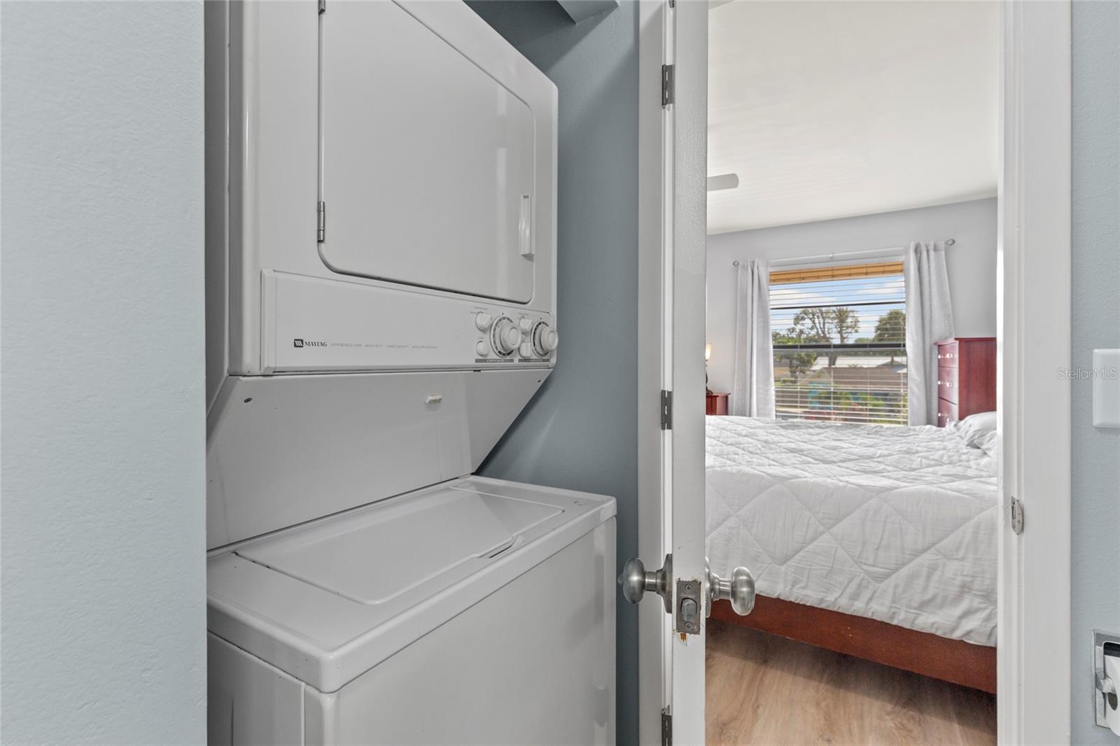 HORIZON TWNHS - Residential