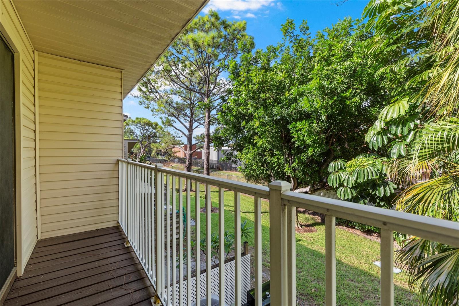 HORIZON TWNHS - Residential