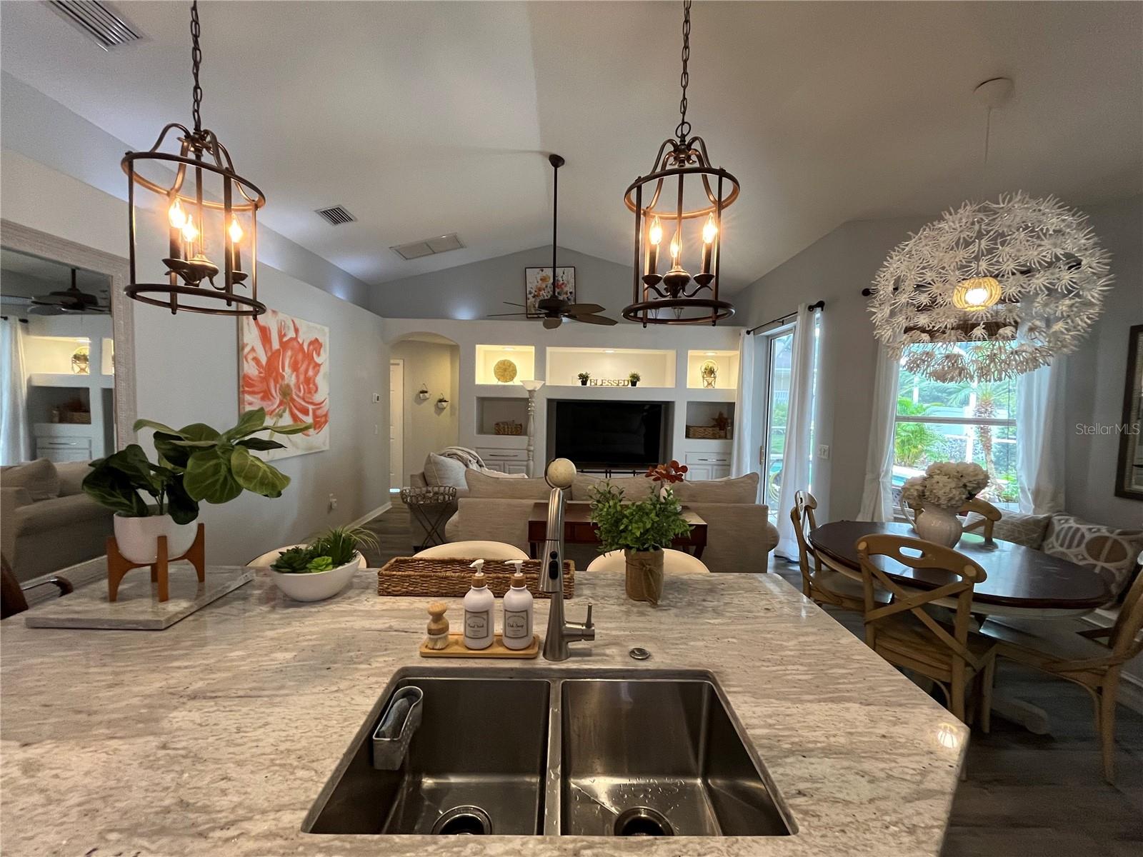 OAK TRACE - Residential