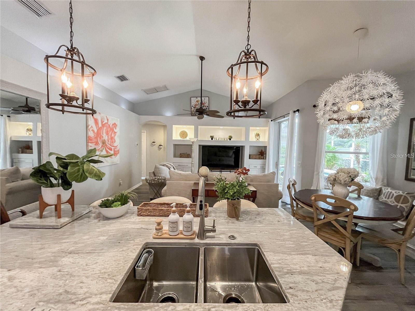 OAK TRACE - Residential