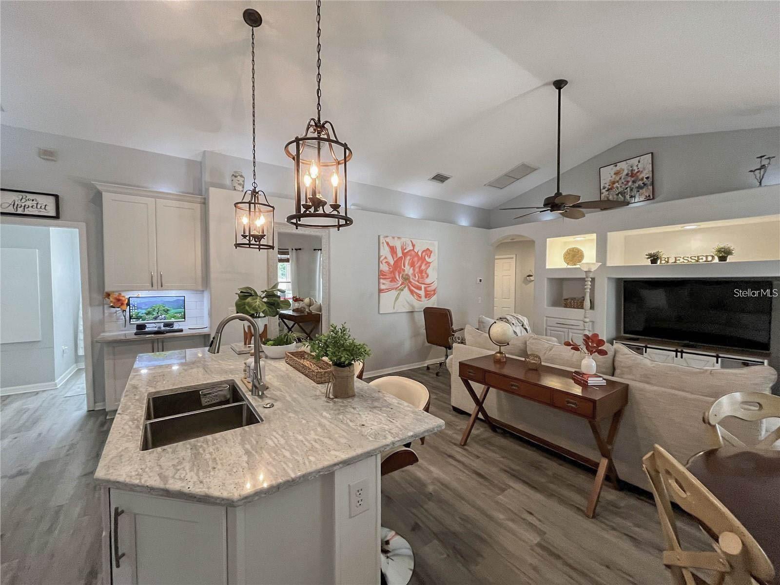 OAK TRACE - Residential