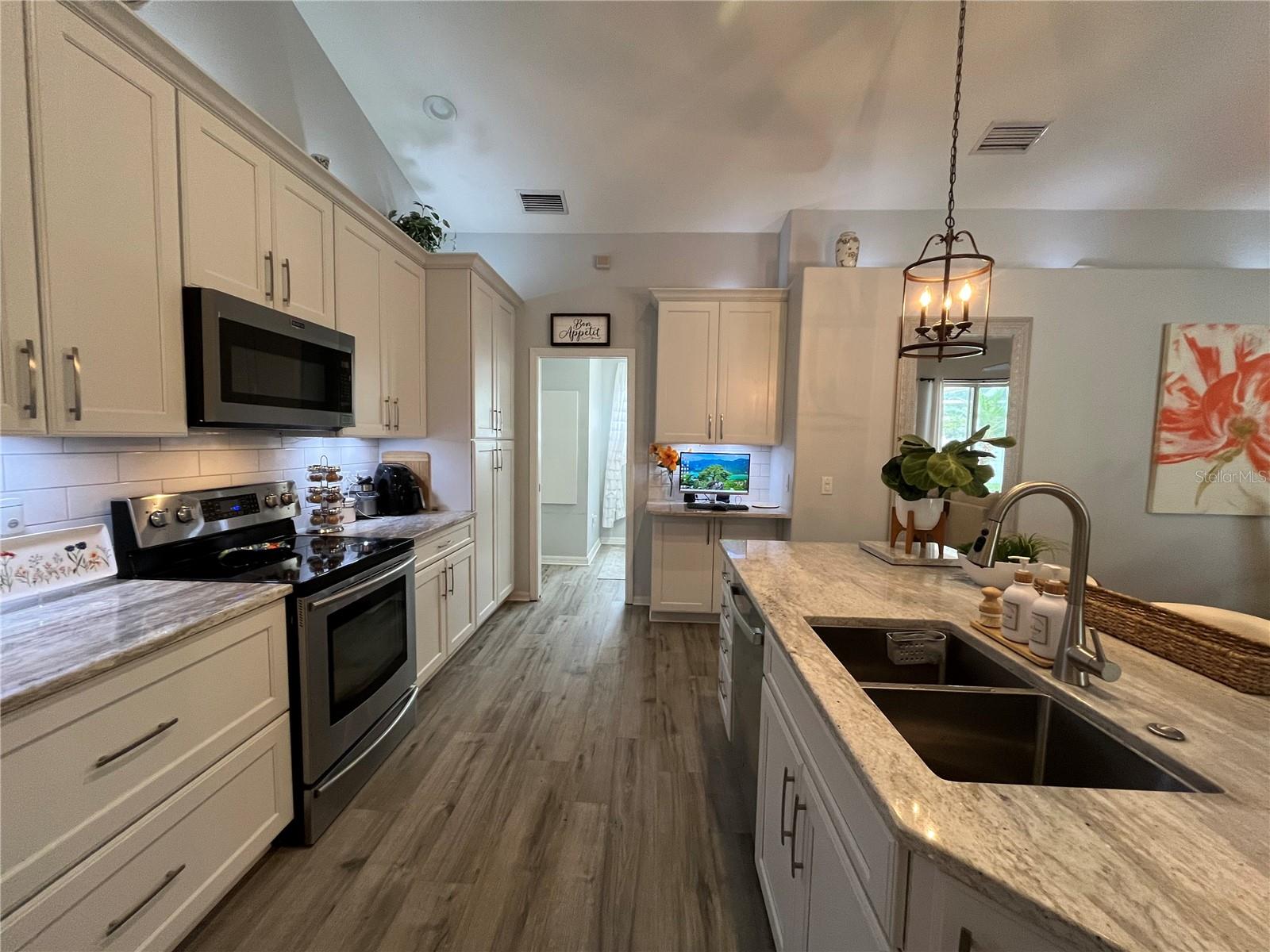 OAK TRACE - Residential